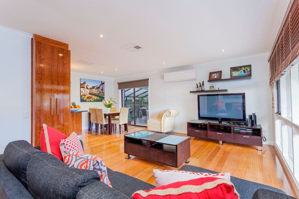 18 Epsom Road, CORIO VIC 3214, Corio - Thumbnail 2