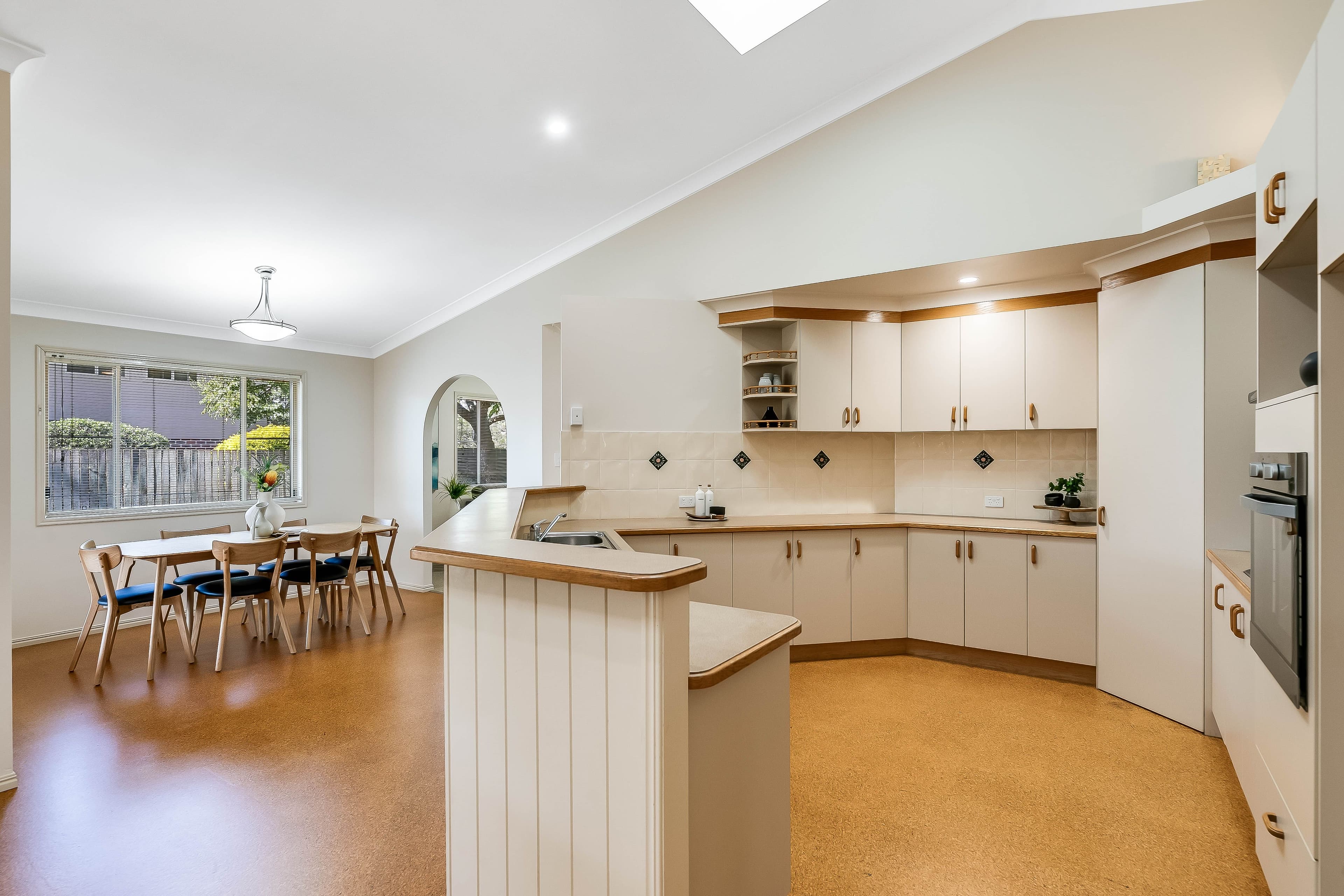 6 Audrey Court, Middle Ridge QLD 4350, Middle Ridge - Thumbnail 4