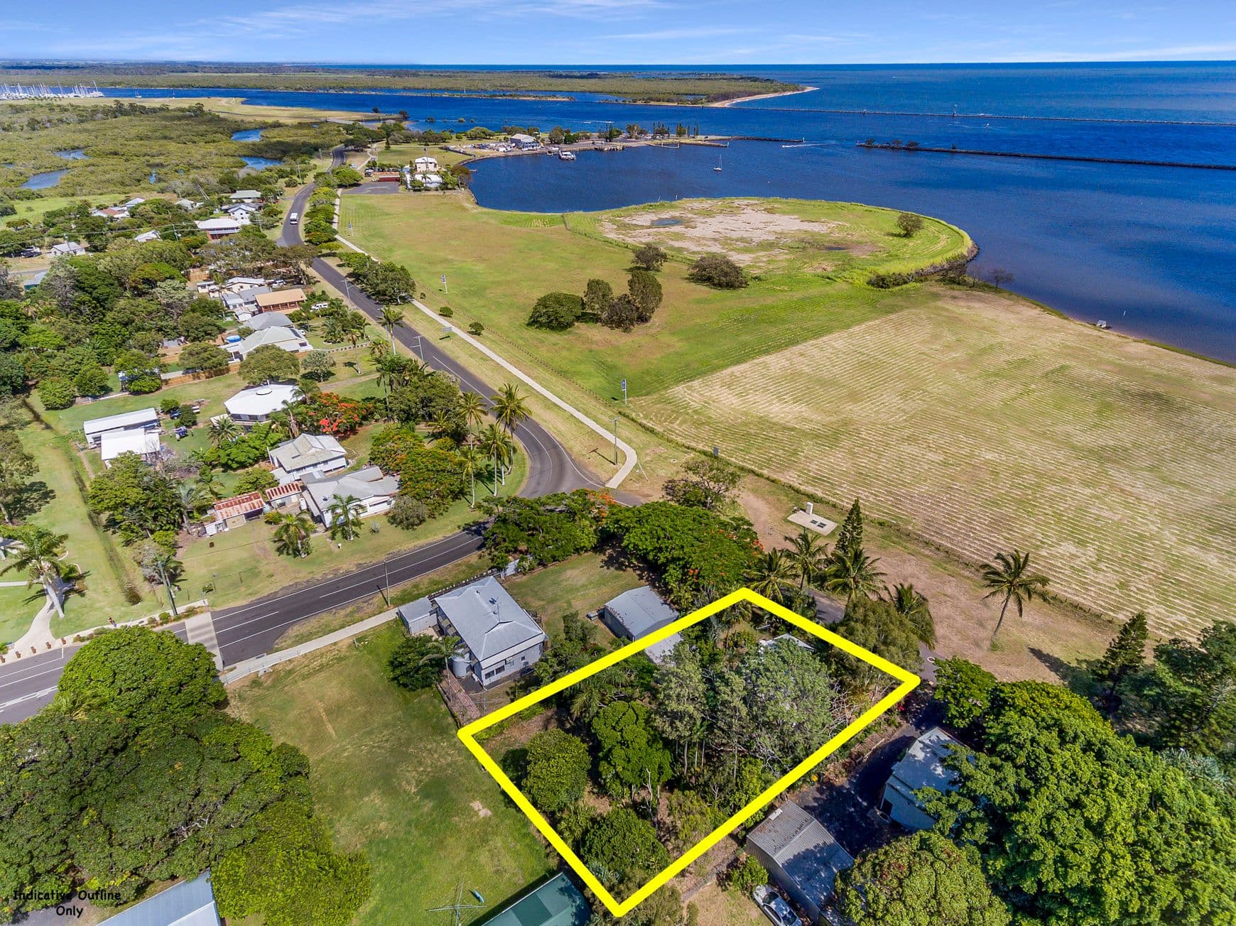 6 Harbour Esplanade, Burnett Heads QLD 4670, Burnett Heads - Thumbnail 2