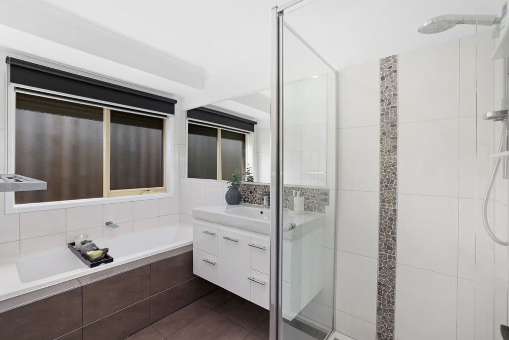 13 Fairhaven Crescent, Hoppers Crossing VIC 3029, Hoppers Crossing - Thumbnail 7
