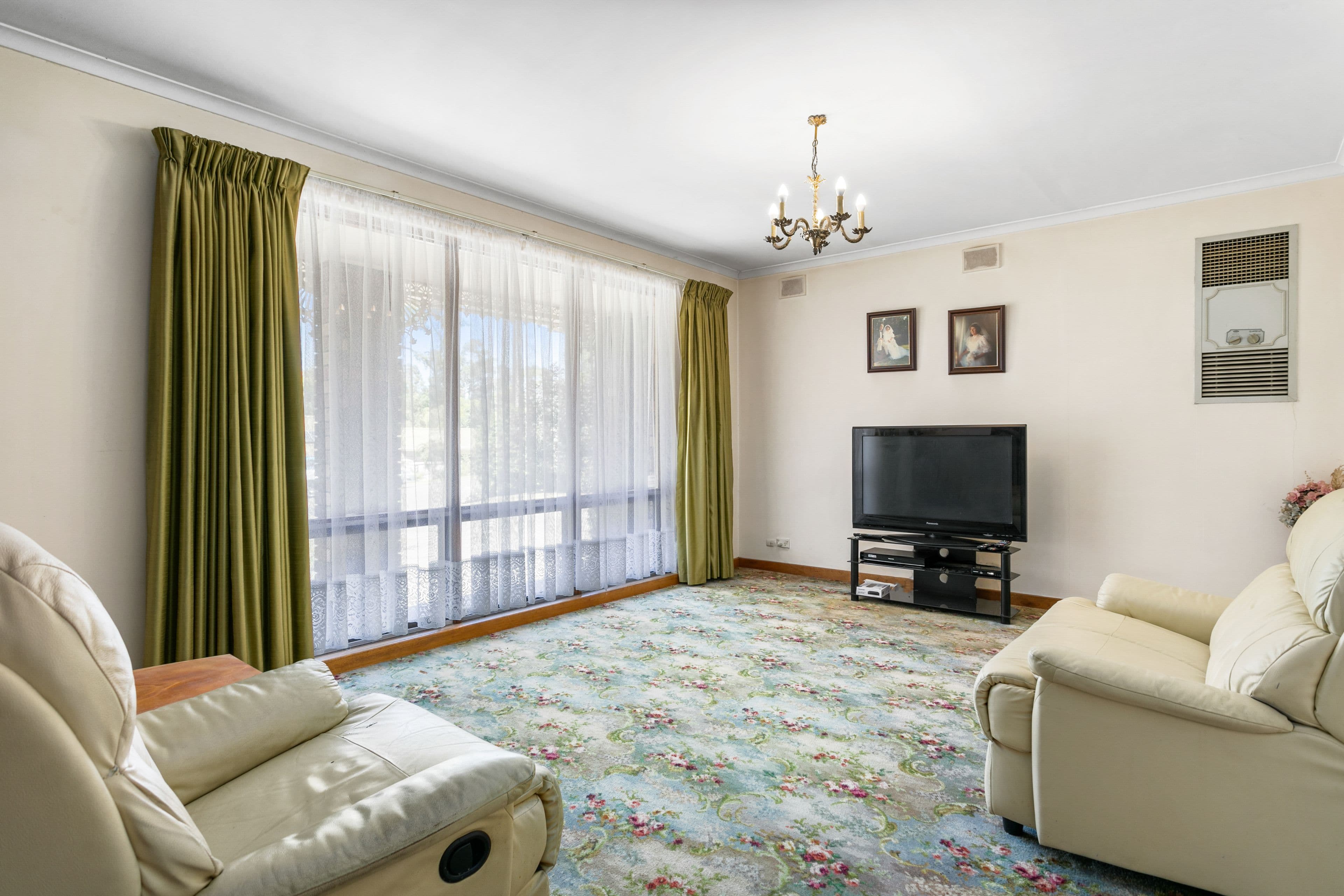 19 Buchanan Grove, Reynella East SA 5161, Reynella East - Thumbnail 2