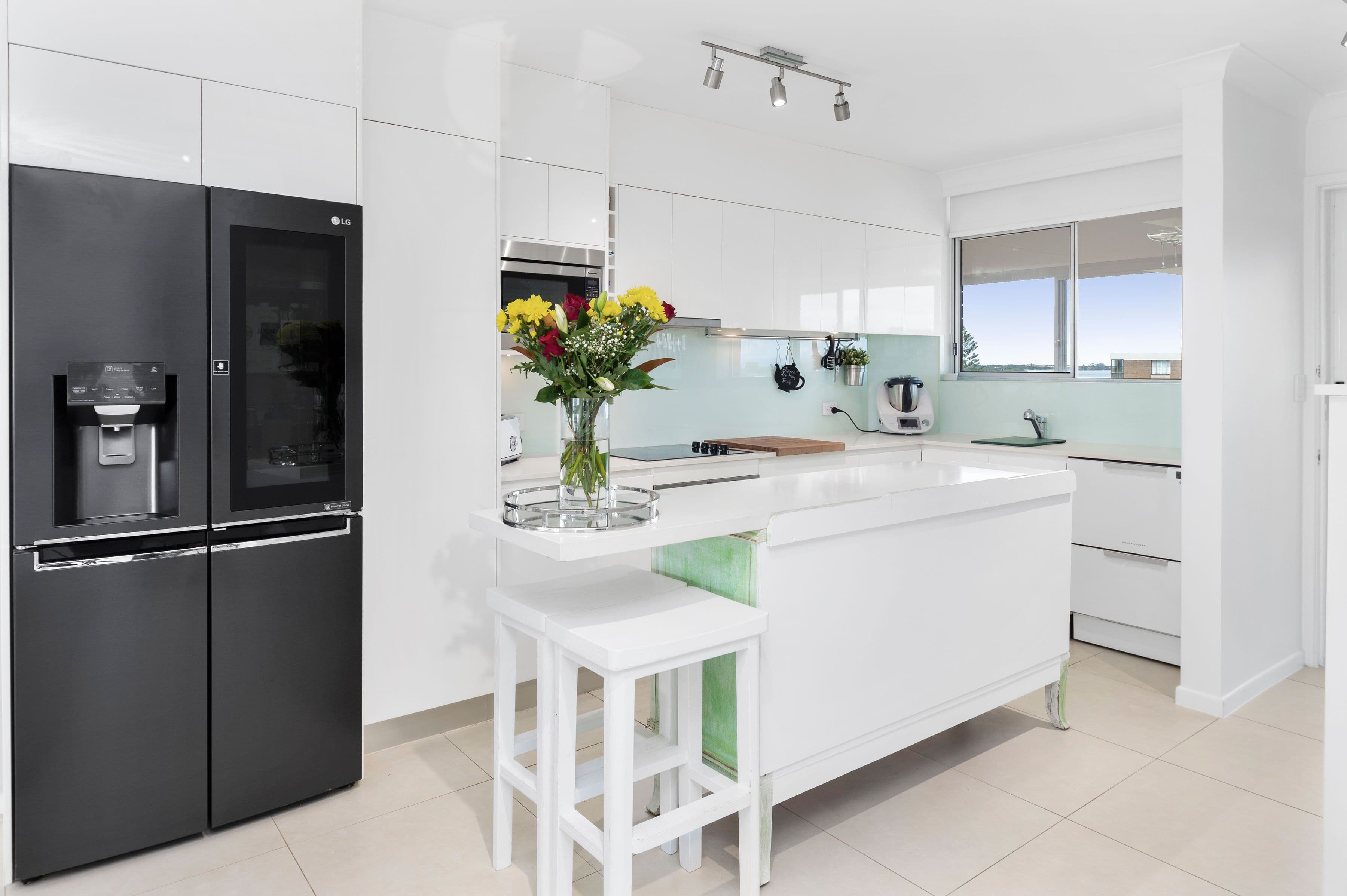 554 Marine Parade, Biggera Waters QLD 4216, Biggera Waters - Thumbnail 4