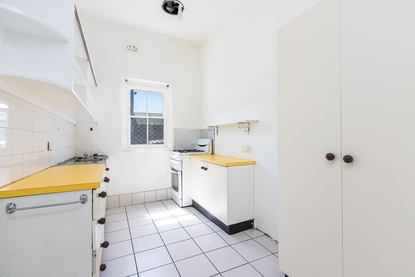 60 Parry Street, Cooks Hill - Thumbnail 5
