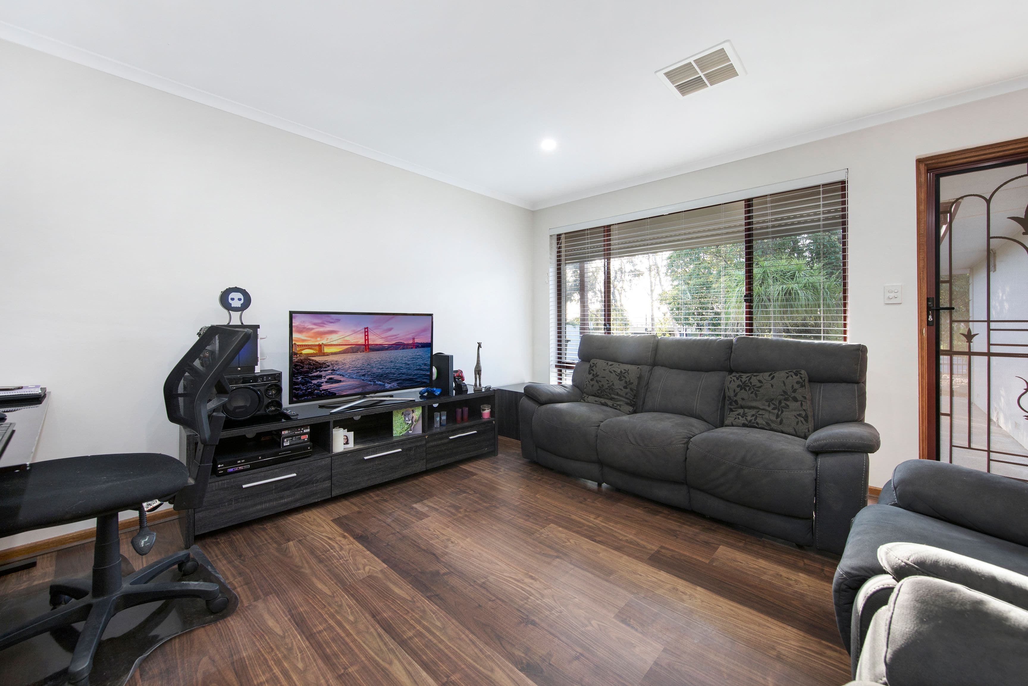 17 Saarinen Avenue, St Agnes SA 5097, St Agnes - Thumbnail 2