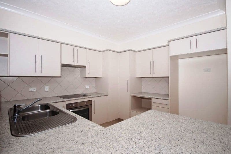 30 Knox Court, MOUNT LOUISA QLD 4814, Mount Louisa - Thumbnail 4