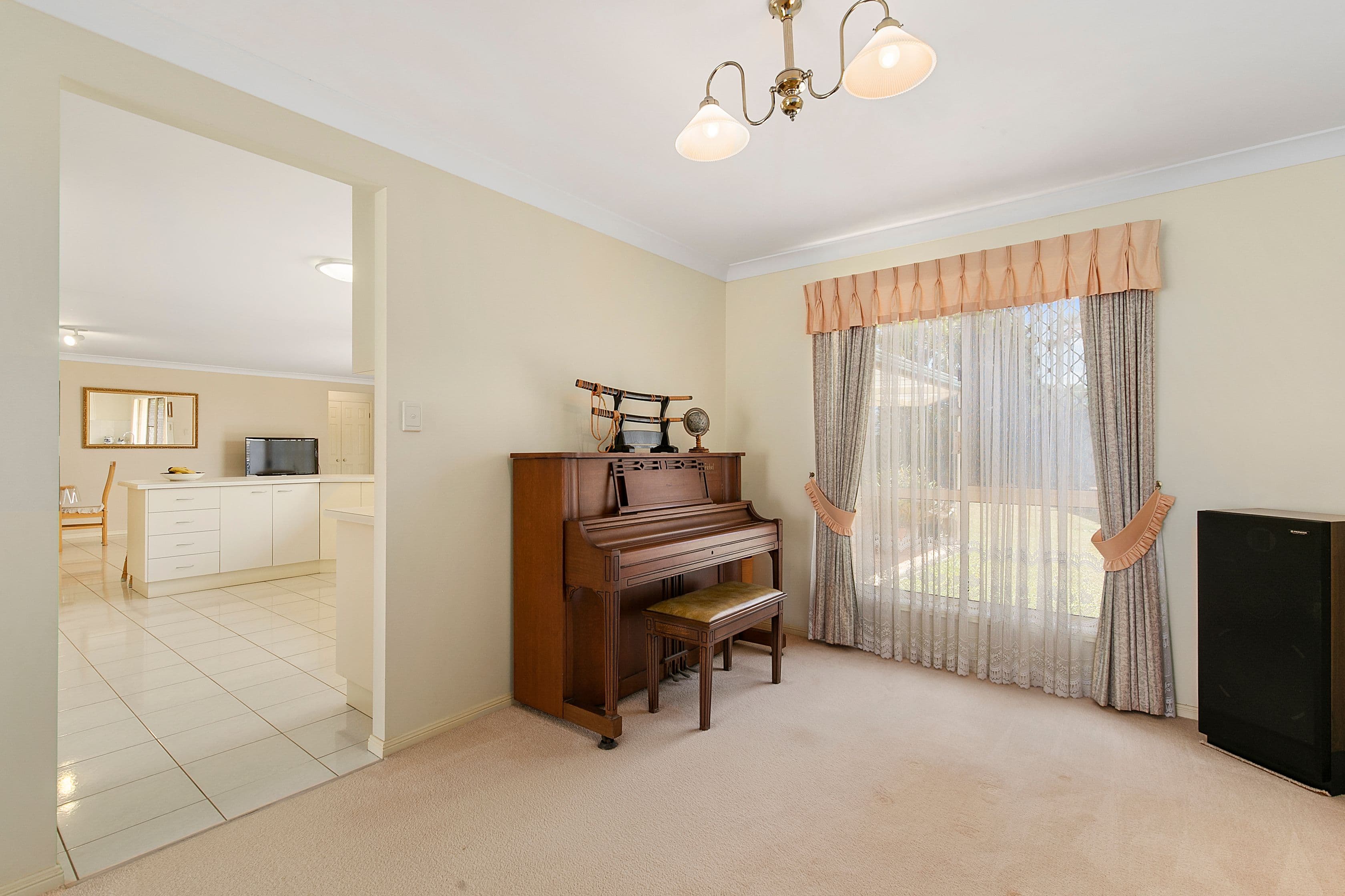 12 Redgrove Avenue, Wellington Point QLD 4160, Wellington Point - Thumbnail 4