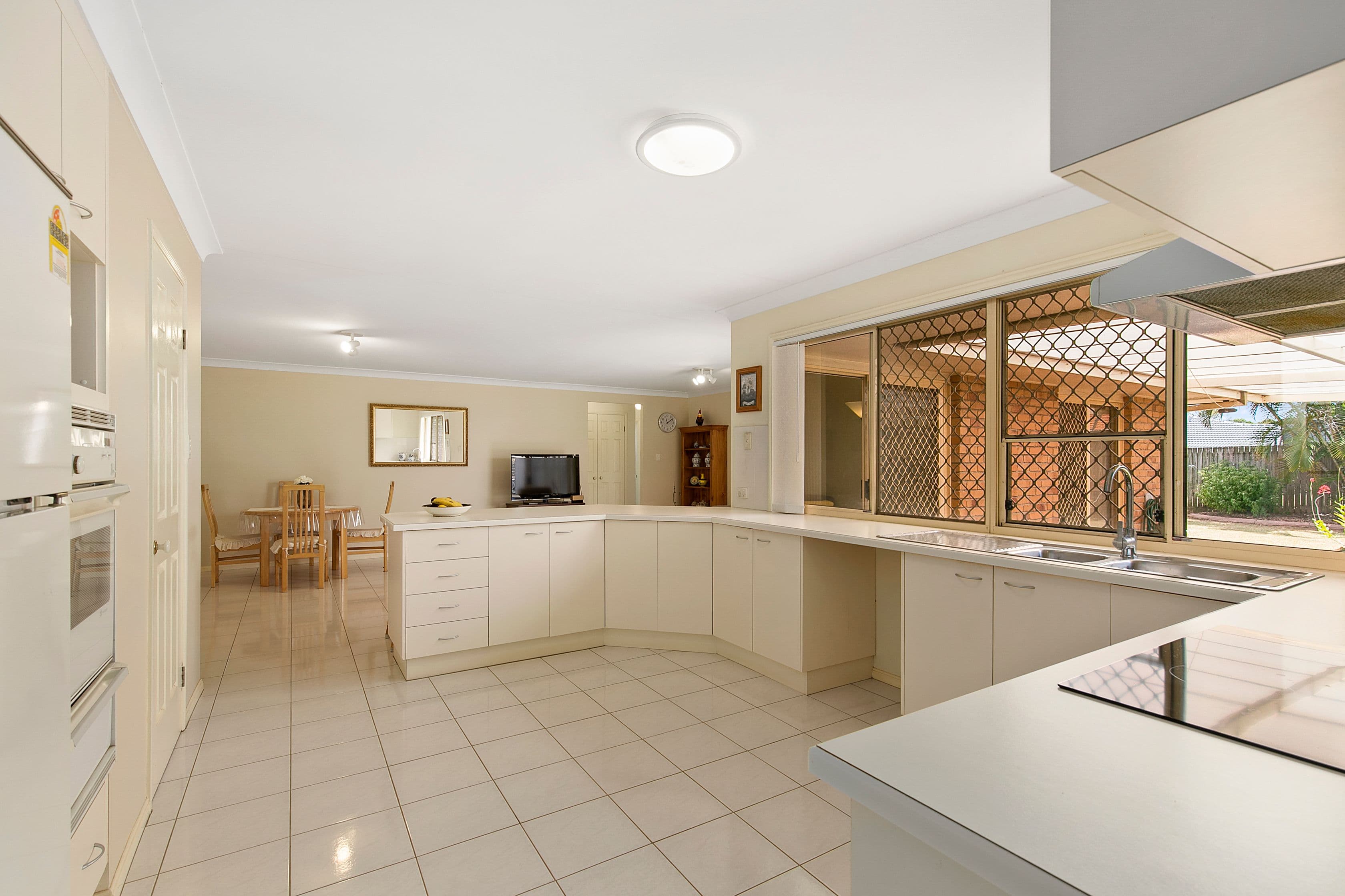 12 Redgrove Avenue, Wellington Point QLD 4160, Wellington Point - Thumbnail 5