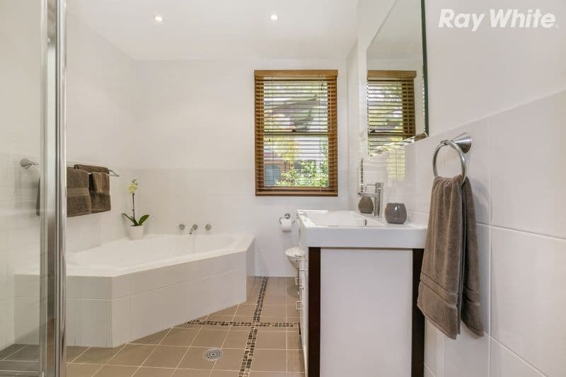 114 Heath Road, Pretty Beach - Thumbnail 8