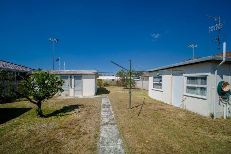 12 King Street, UMINA BEACH NSW 2257, Umina Beach - Thumbnail 2