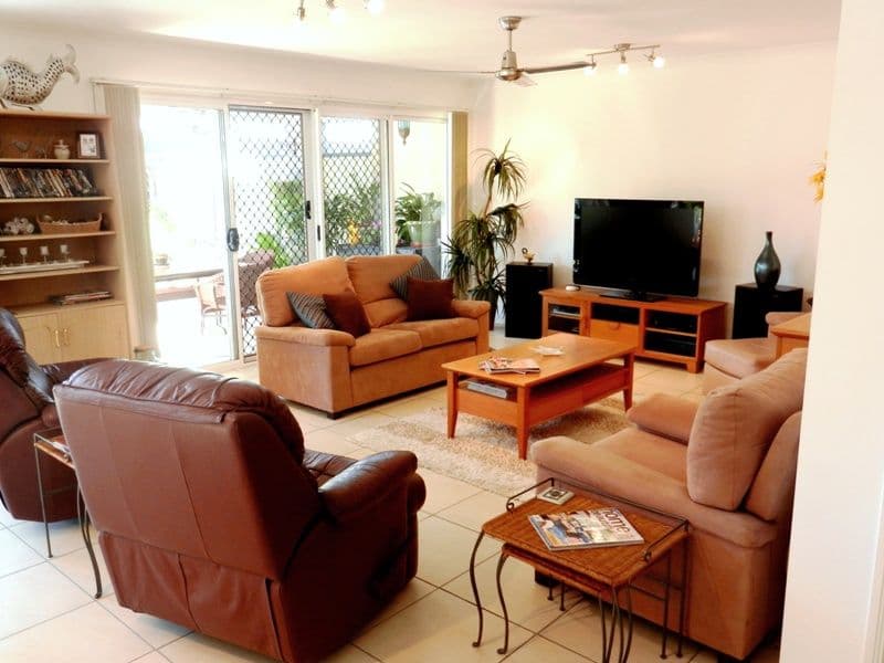 37 Lomond Crescent, CALOUNDRA WEST QLD 4551, Caloundra West - Thumbnail 3
