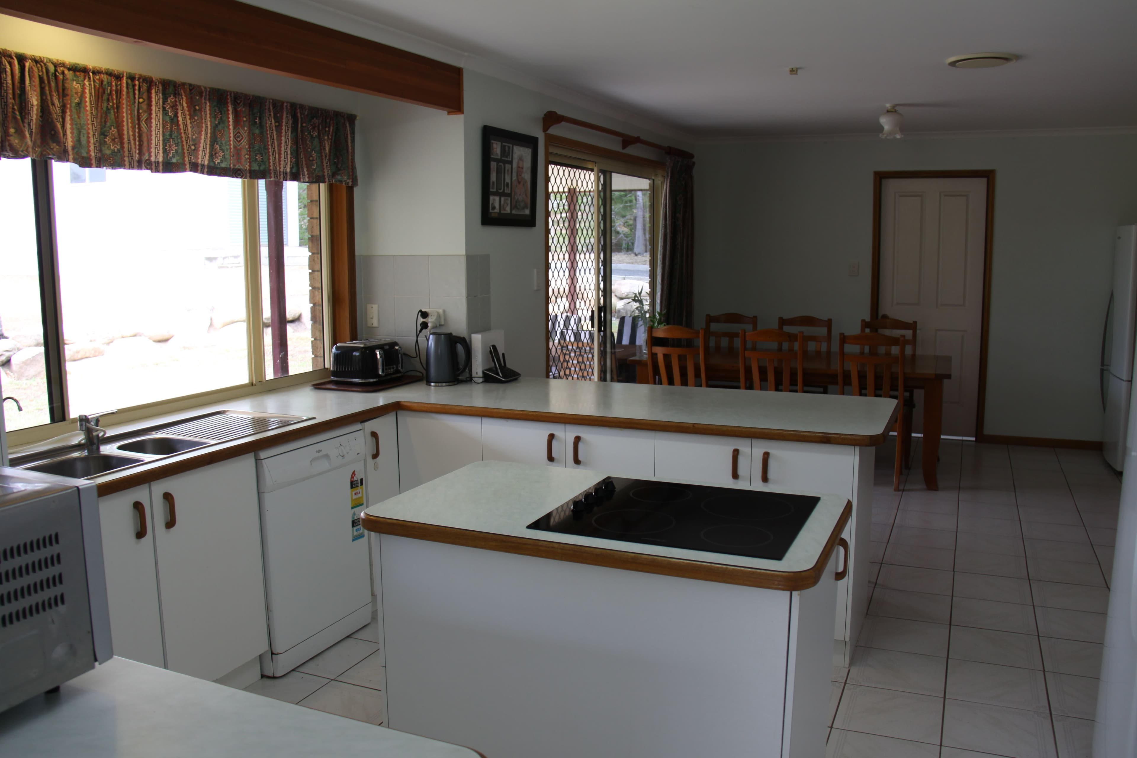15 Golden Avenue, Tannum Sands QLD 4680, Tannum Sands - Thumbnail 6