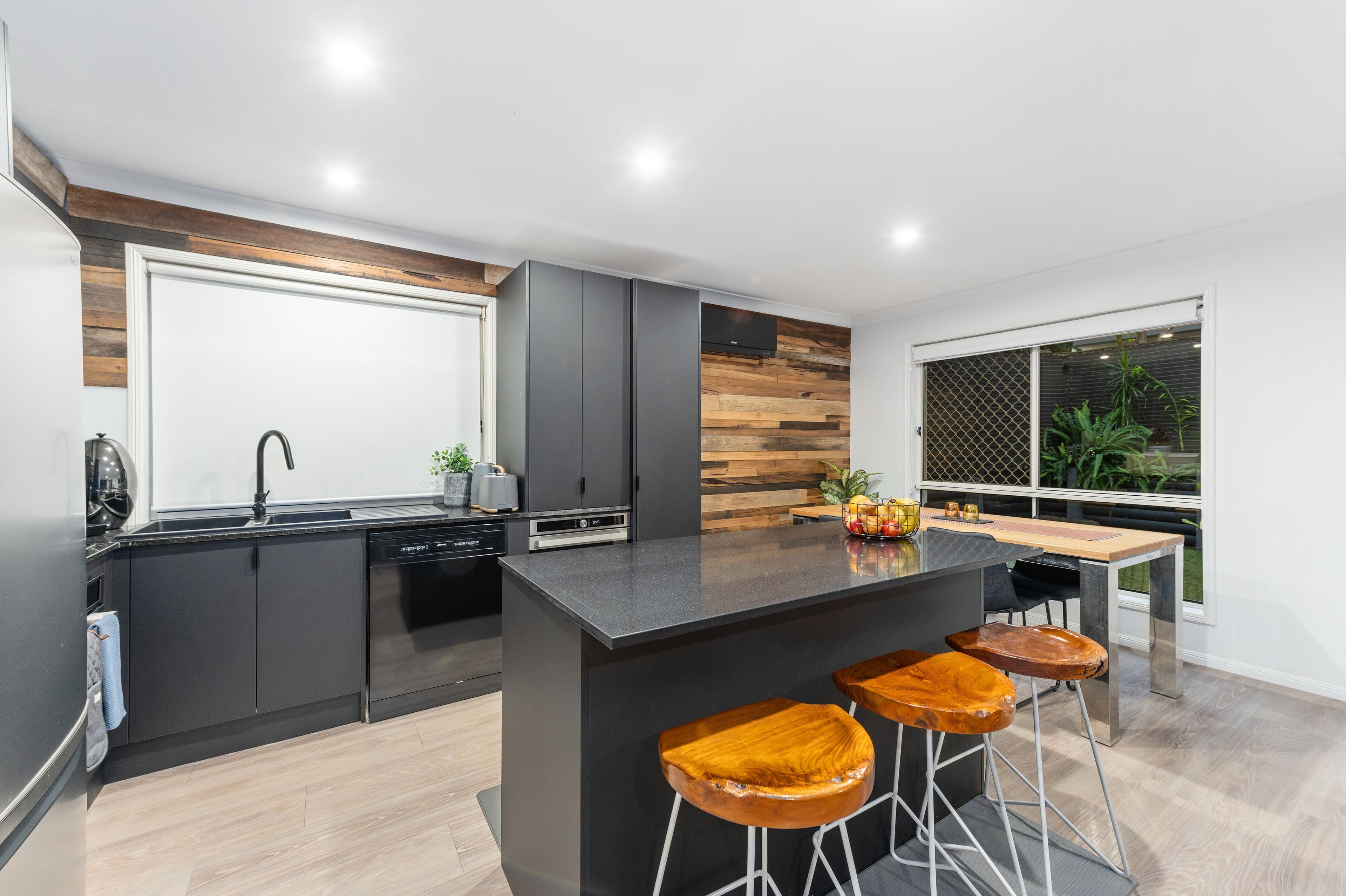1-3 Carnarvon Court, Oxenford QLD 4210, Oxenford - Thumbnail 2