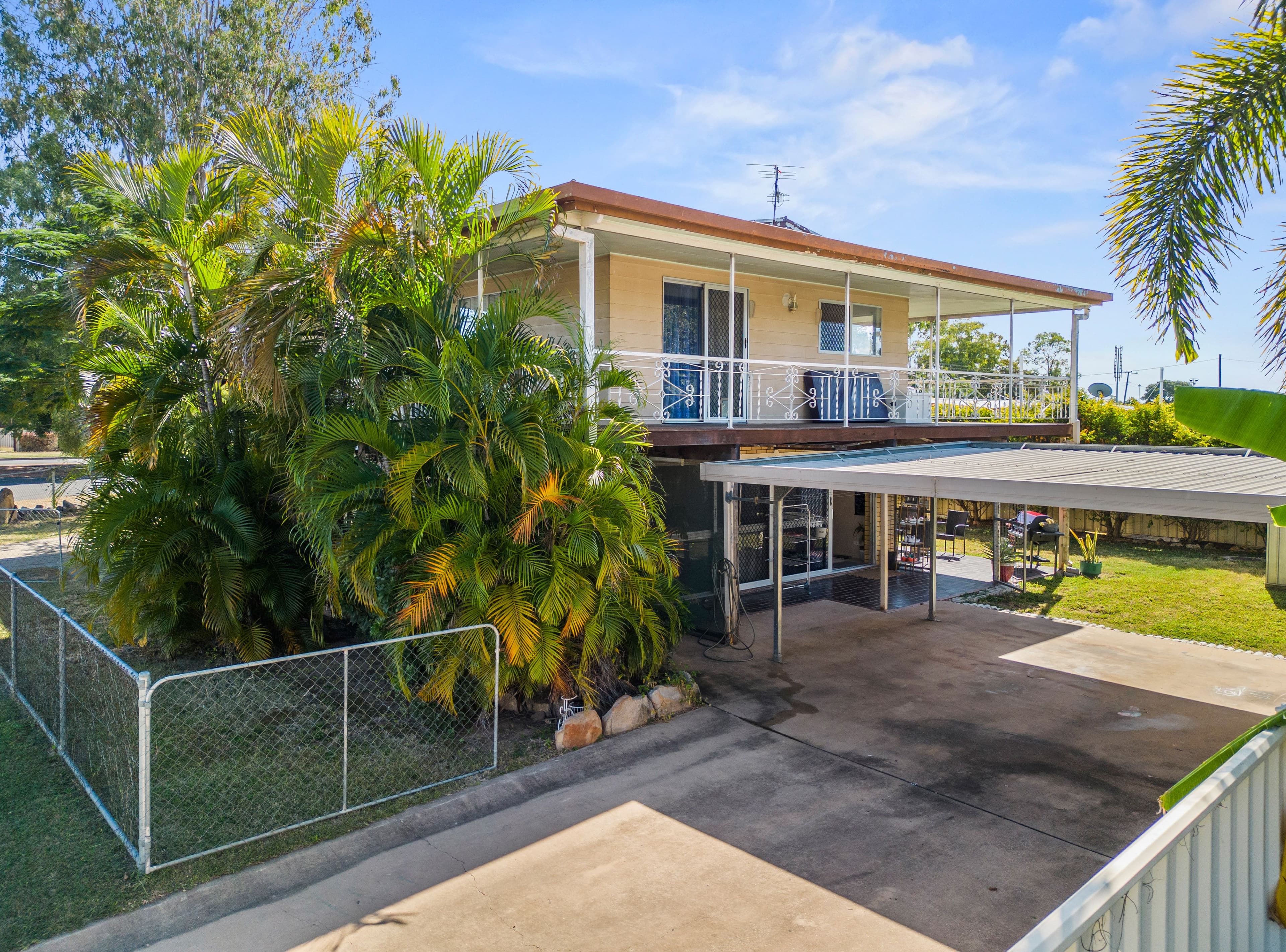 46 Opal Street, Emerald QLD 4720, Emerald - Thumbnail 2
