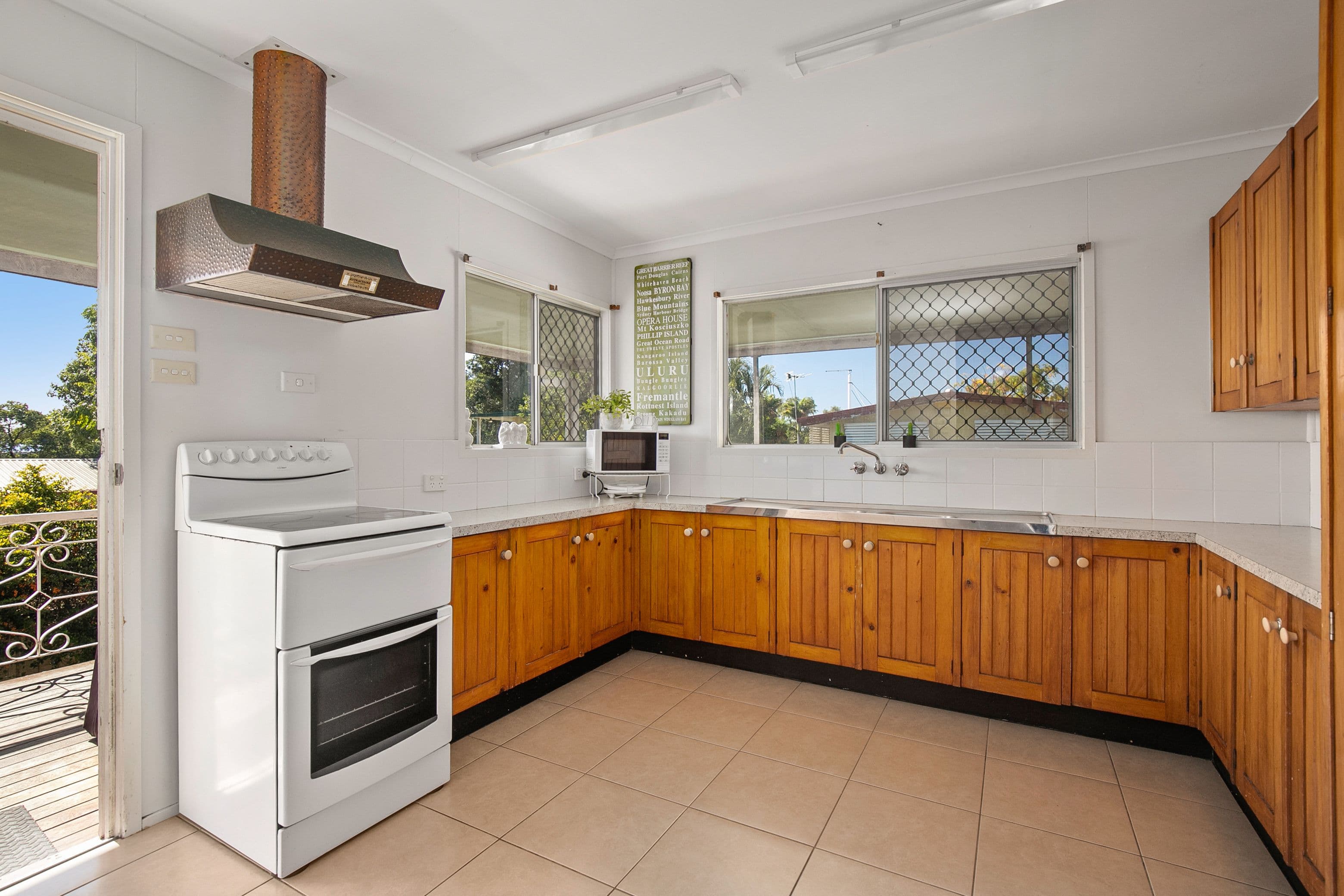 46 Opal Street, Emerald QLD 4720, Emerald - Thumbnail 5