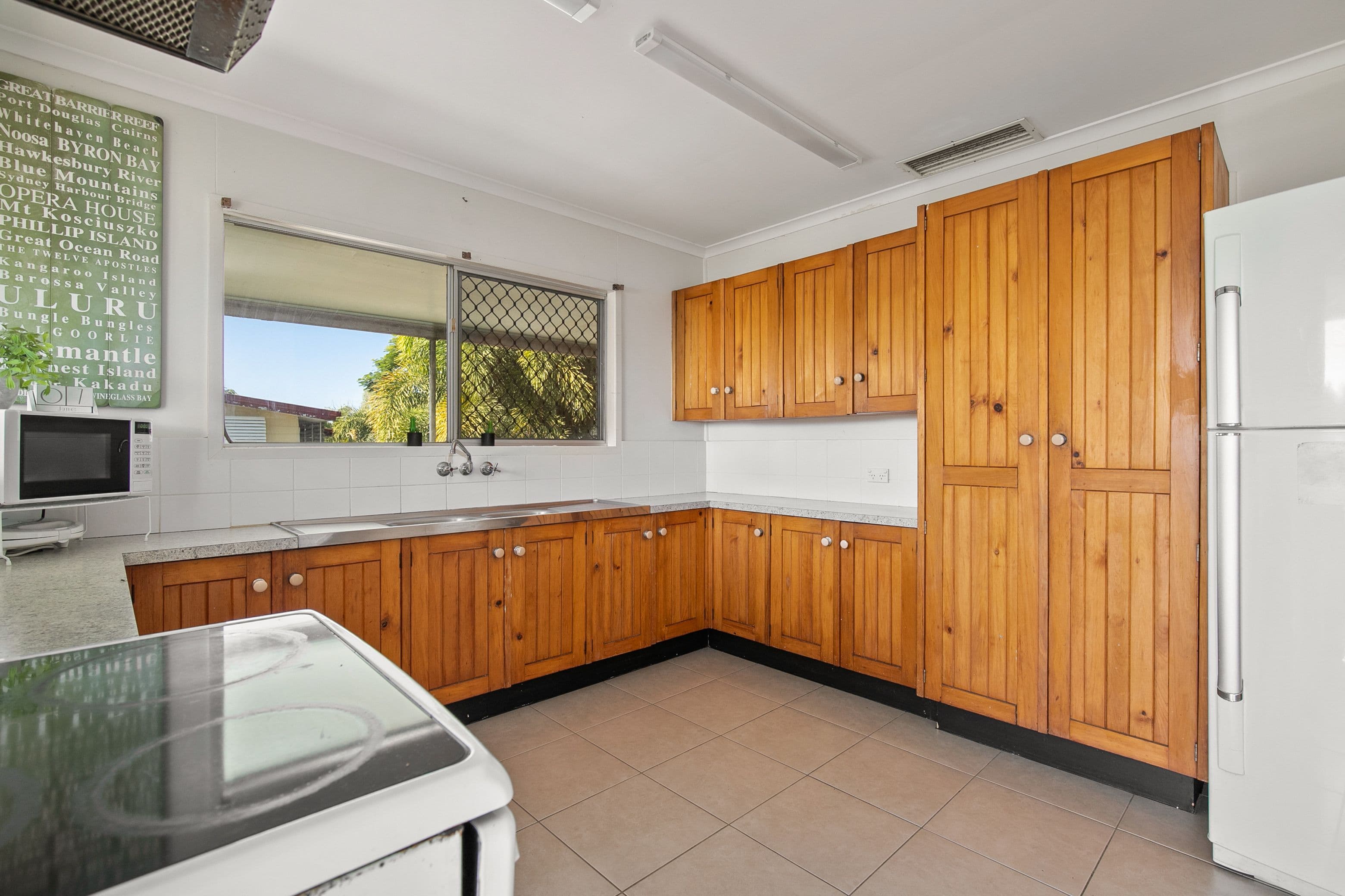 46 Opal Street, Emerald QLD 4720, Emerald - Thumbnail 6
