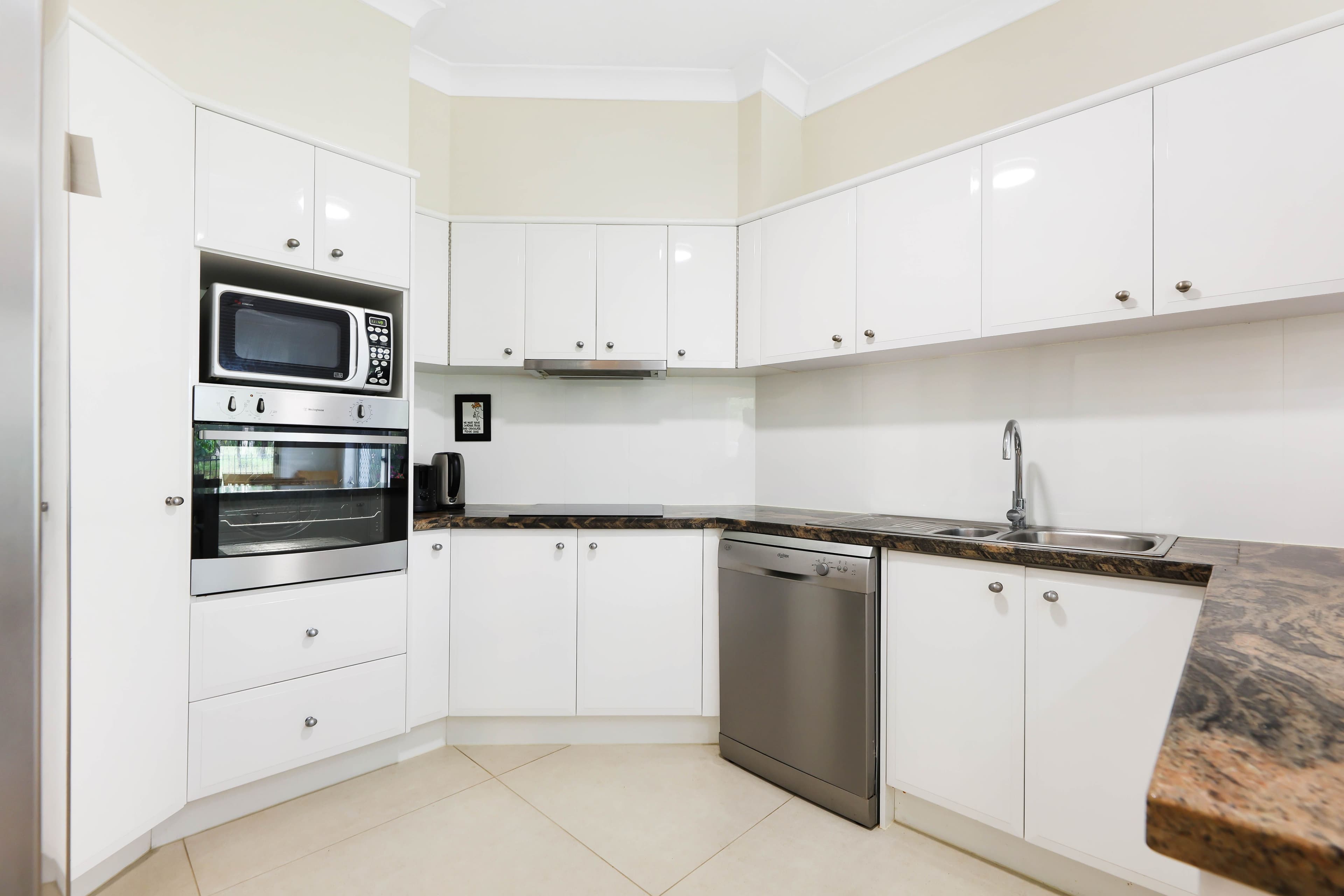 24 Dalloway Court, Arundel QLD 4214, Arundel - Thumbnail 4