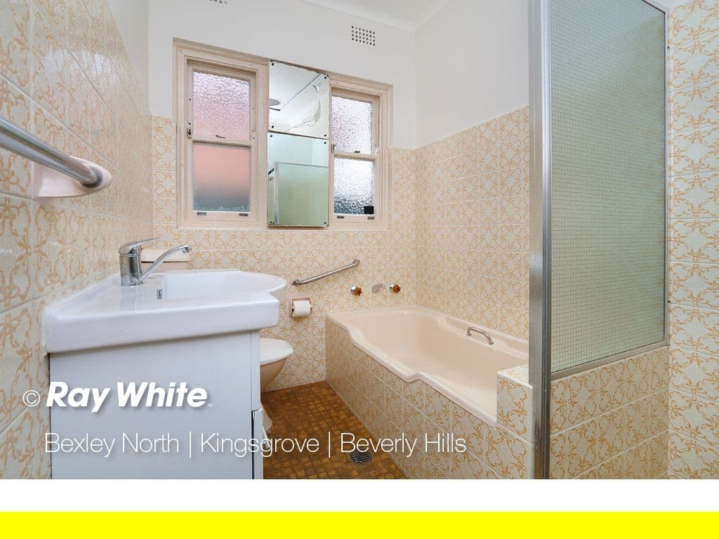 25 New England Drive, Kingsgrove - Thumbnail 8