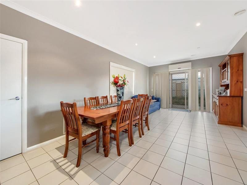 6 Manora Retreat, Caroline Springs VIC 3023, Caroline Springs - Thumbnail 3