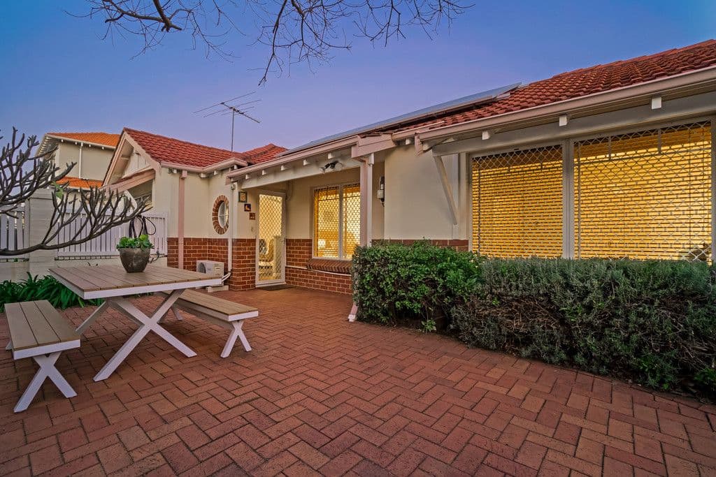 130 Clifton Crescent, Inglewood WA 6052, Inglewood - Thumbnail 3