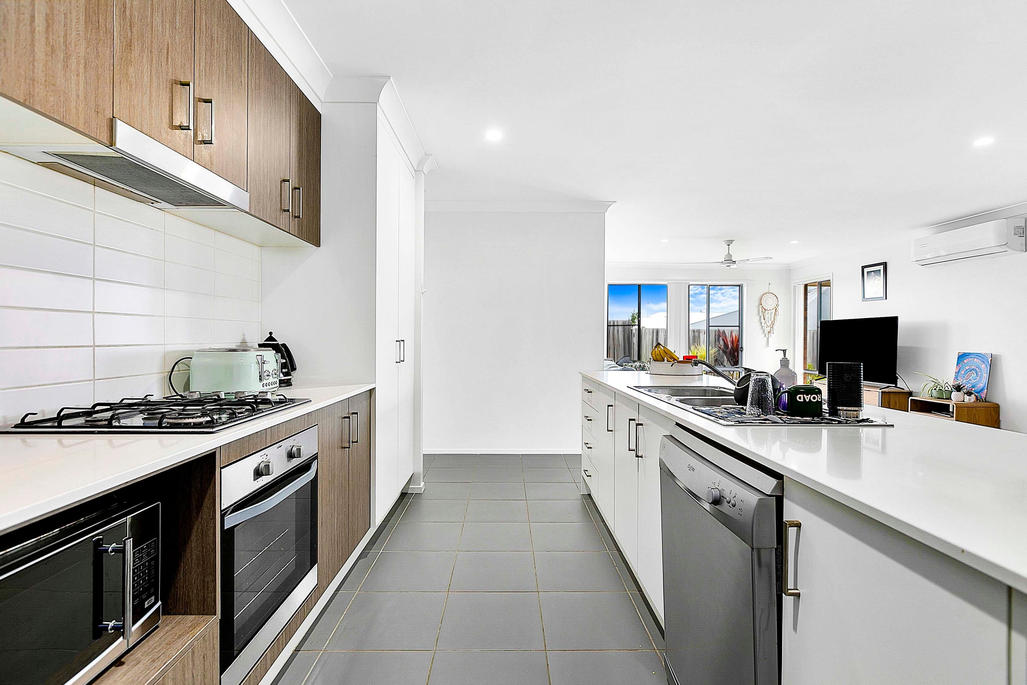16 Wylie Way, Urraween QLD 4655, Urraween - Thumbnail 3