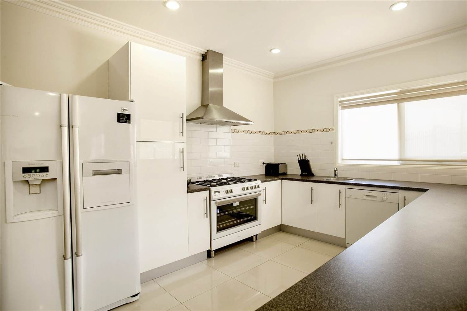 28 Alkoomi Avenue, HAMLYN HEIGHTS VIC 3215, Hamlyn Heights - Thumbnail 4