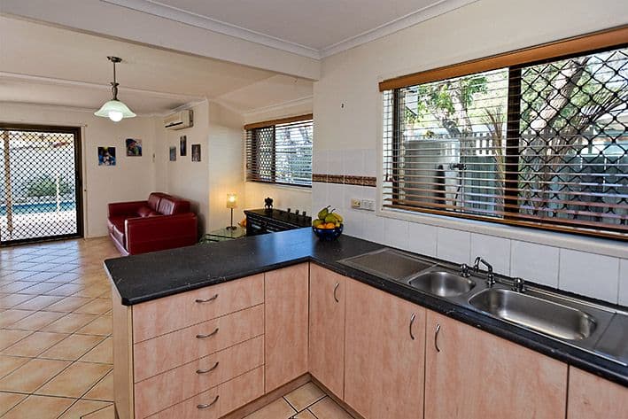 14 Broadwater Avenue, MAROOCHYDORE QLD 4558, Maroochydore - Thumbnail 5