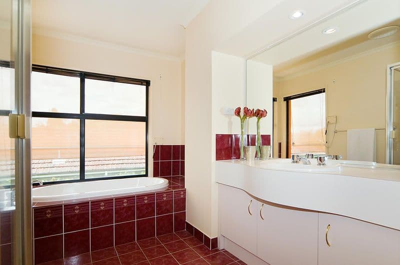 34 Douglas Street, SHERWOOD QLD 4075, Sherwood - Thumbnail 3