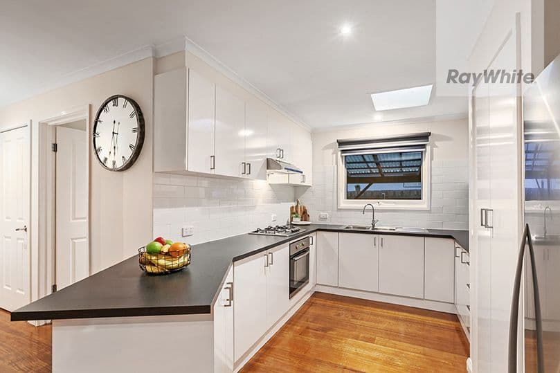 3 Berry Court, Mill Park VIC 3082, Mill Park - Thumbnail 2