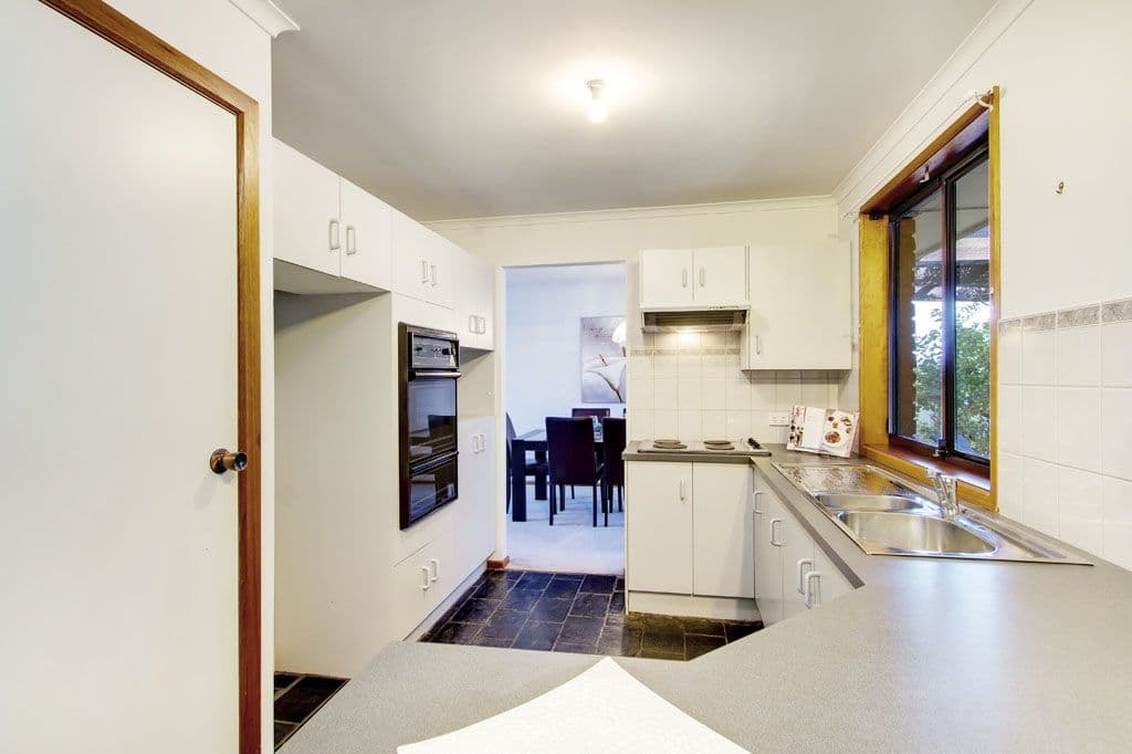 15 Winham Avenue, OLD REYNELLA SA 5161, Old Reynella - Thumbnail 2