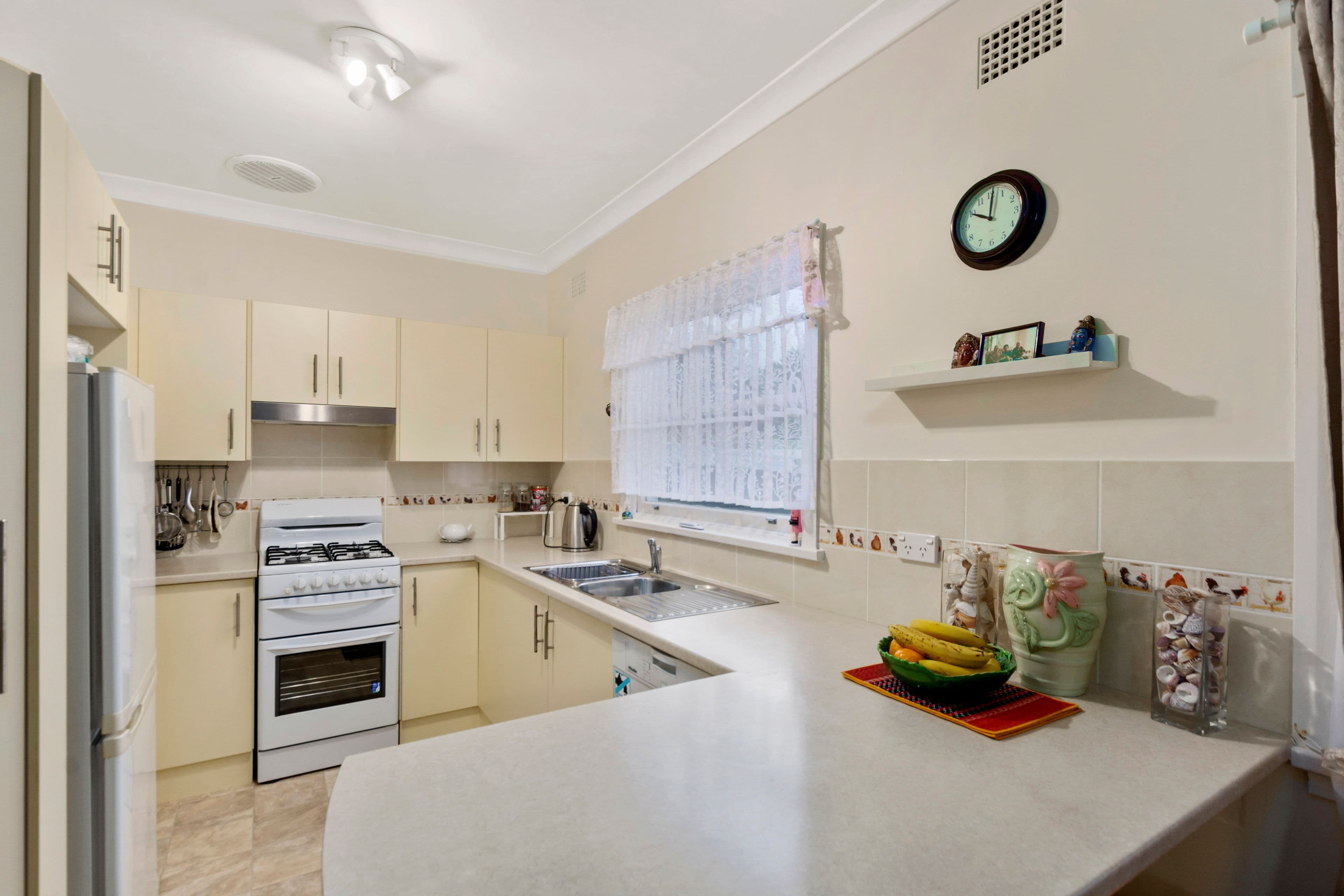 4 Nardoo Crescent, Thirroul NSW 2515, Thirroul - Thumbnail 2