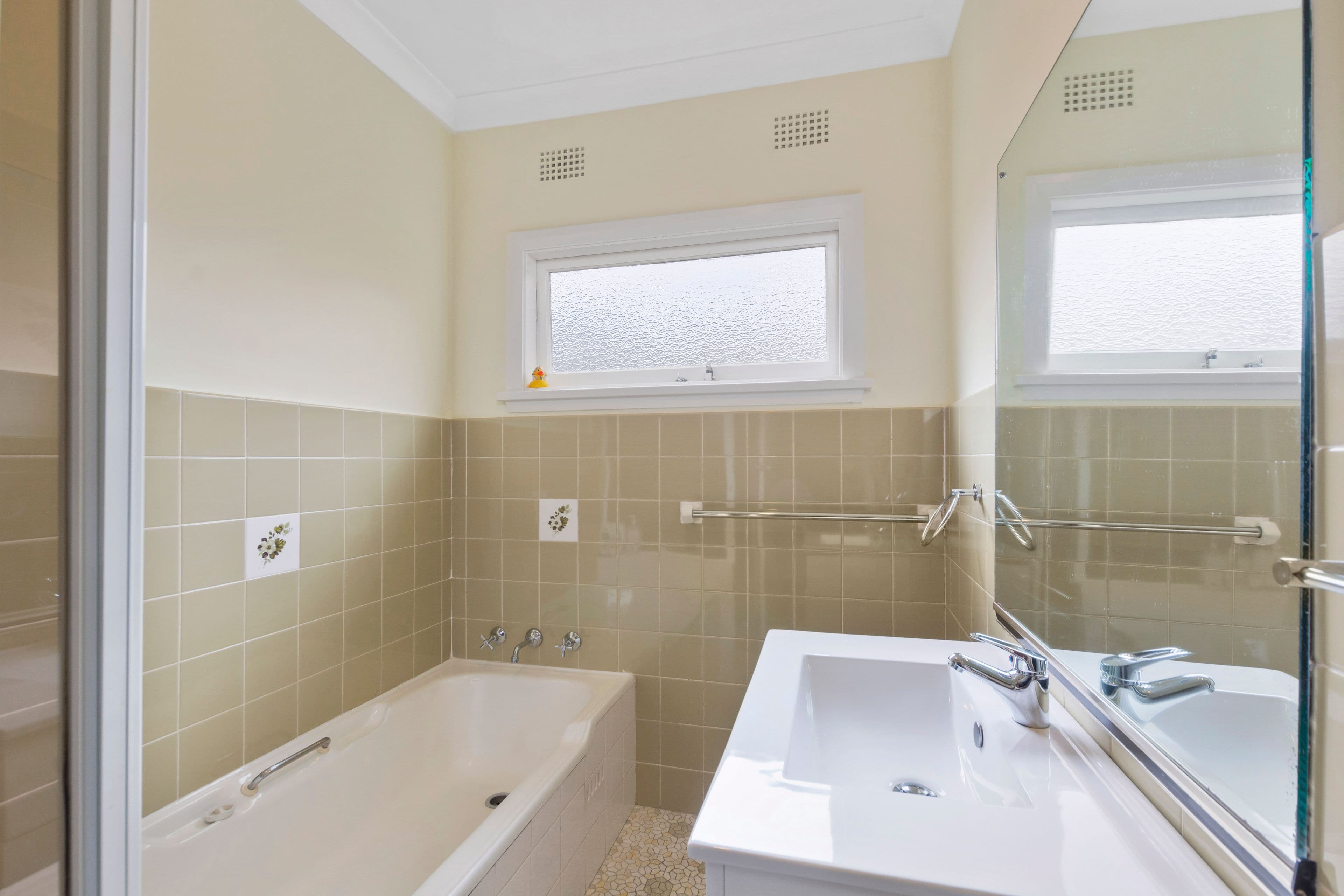 4 Nardoo Crescent, Thirroul NSW 2515, Thirroul - Thumbnail 7
