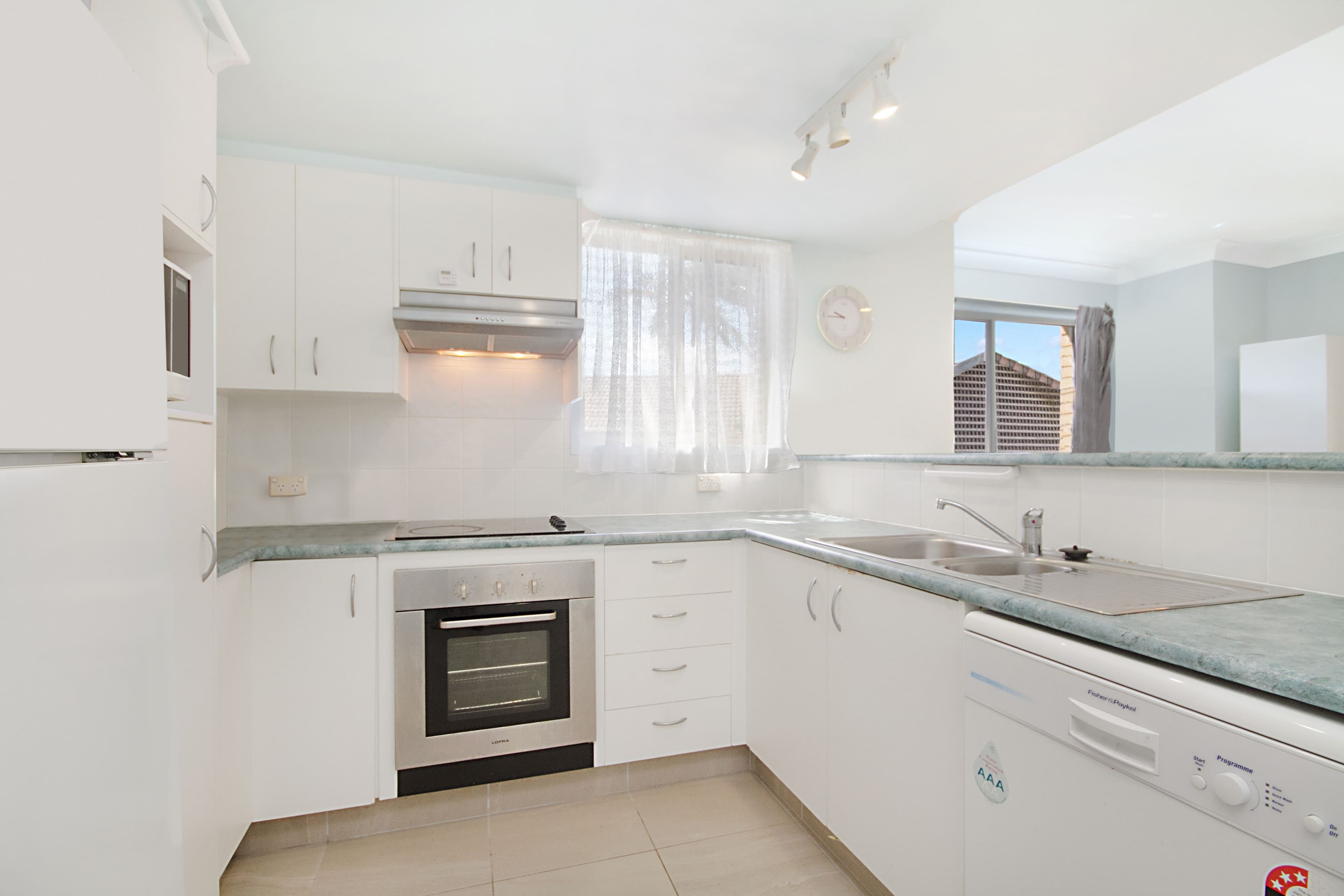 14 Kingston Drive, Banora Point NSW 2486, Banora Point - Thumbnail 2