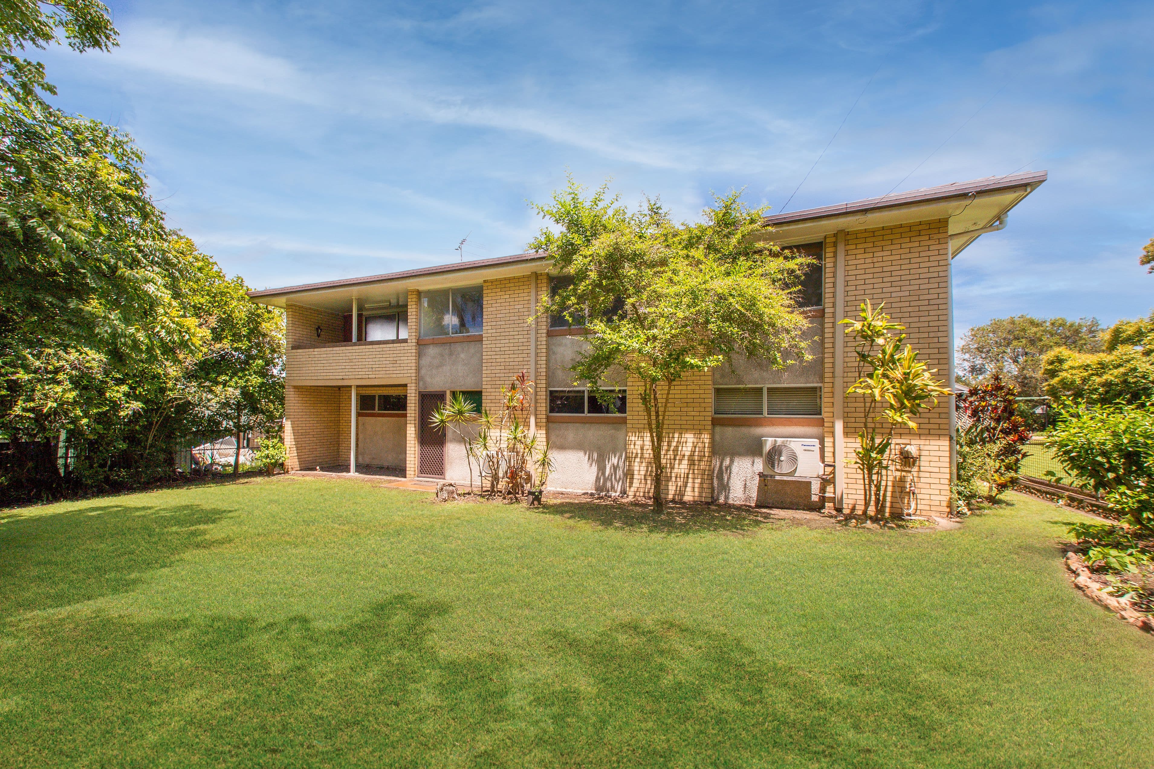 125 South Station Road, Silkstone QLD 4304, Silkstone - Thumbnail 2