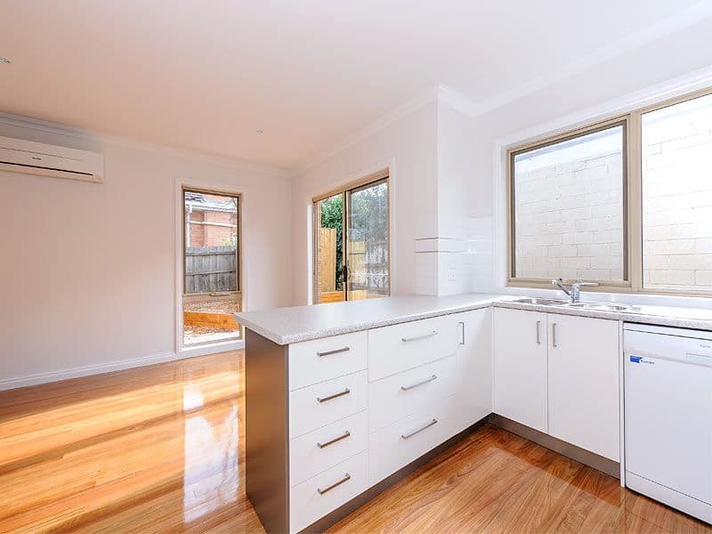 2B Douglas Avenue, BOX HILL SOUTH VIC 3128, Box Hill South - Thumbnail 6