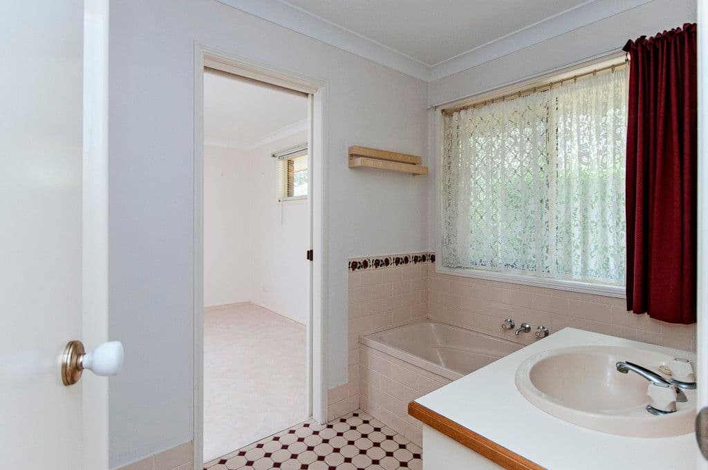 1 Clarence Place, FOREST LAKE QLD 4078, Forest Lake - Thumbnail 7