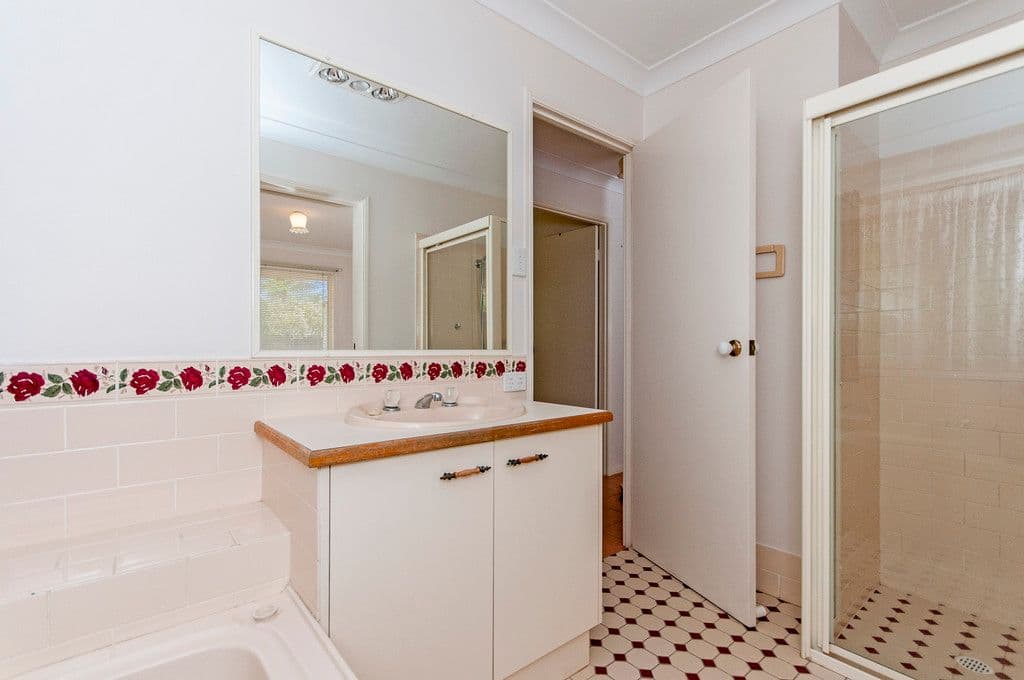 1 Clarence Place, FOREST LAKE QLD 4078, Forest Lake - Thumbnail 8