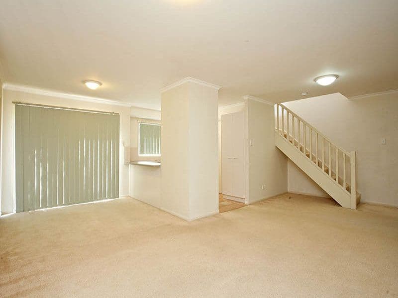 60 Braeside Road, BUNDAMBA QLD 4304, Bundamba - Thumbnail 4