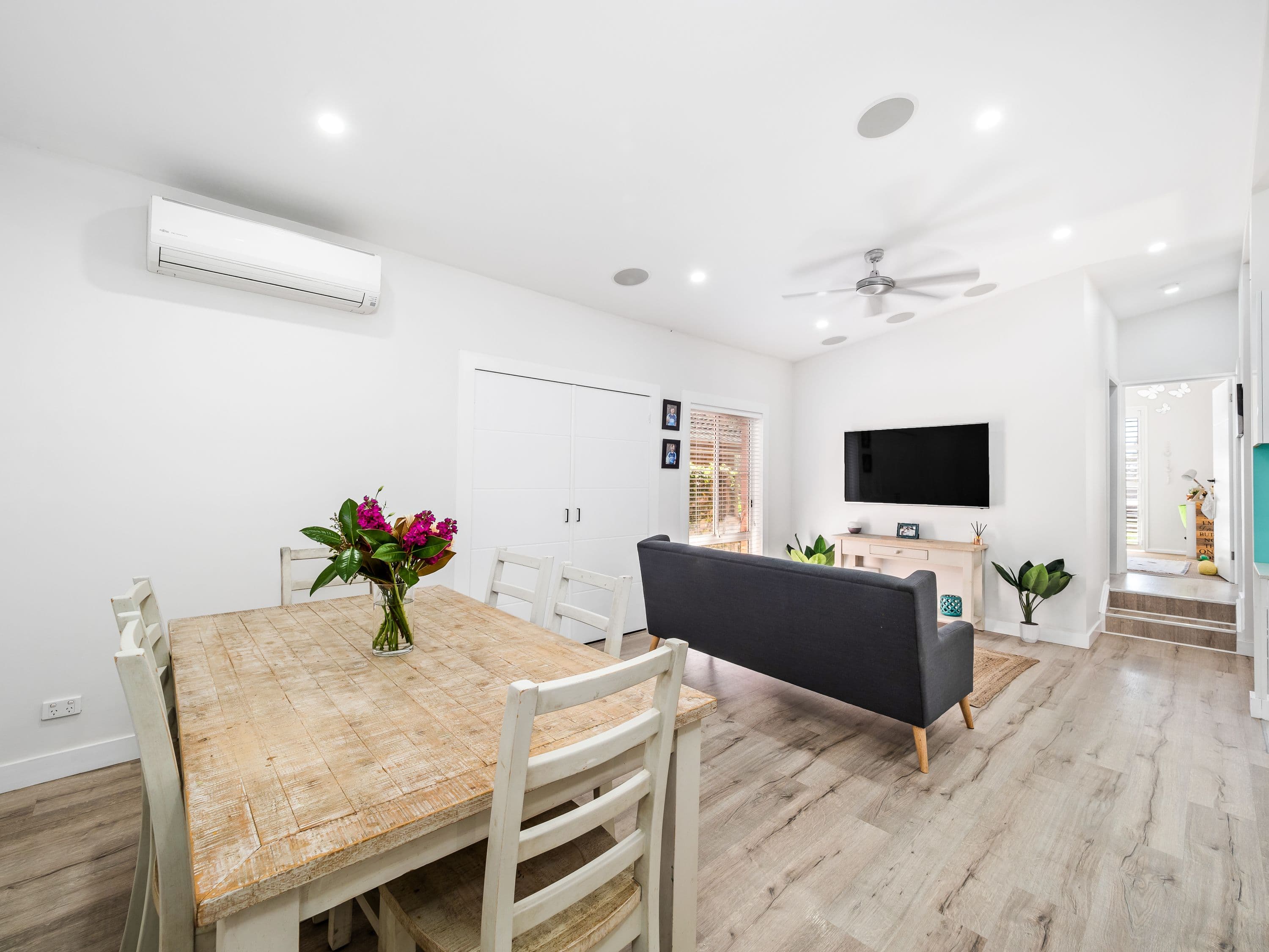 248 Lieutenant Bowen Drive, Bowen Mountain - Thumbnail 2