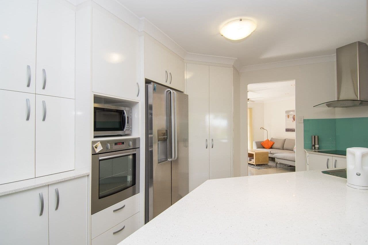 6 Bears Court, Arundel QLD 4214, Arundel - Thumbnail 5