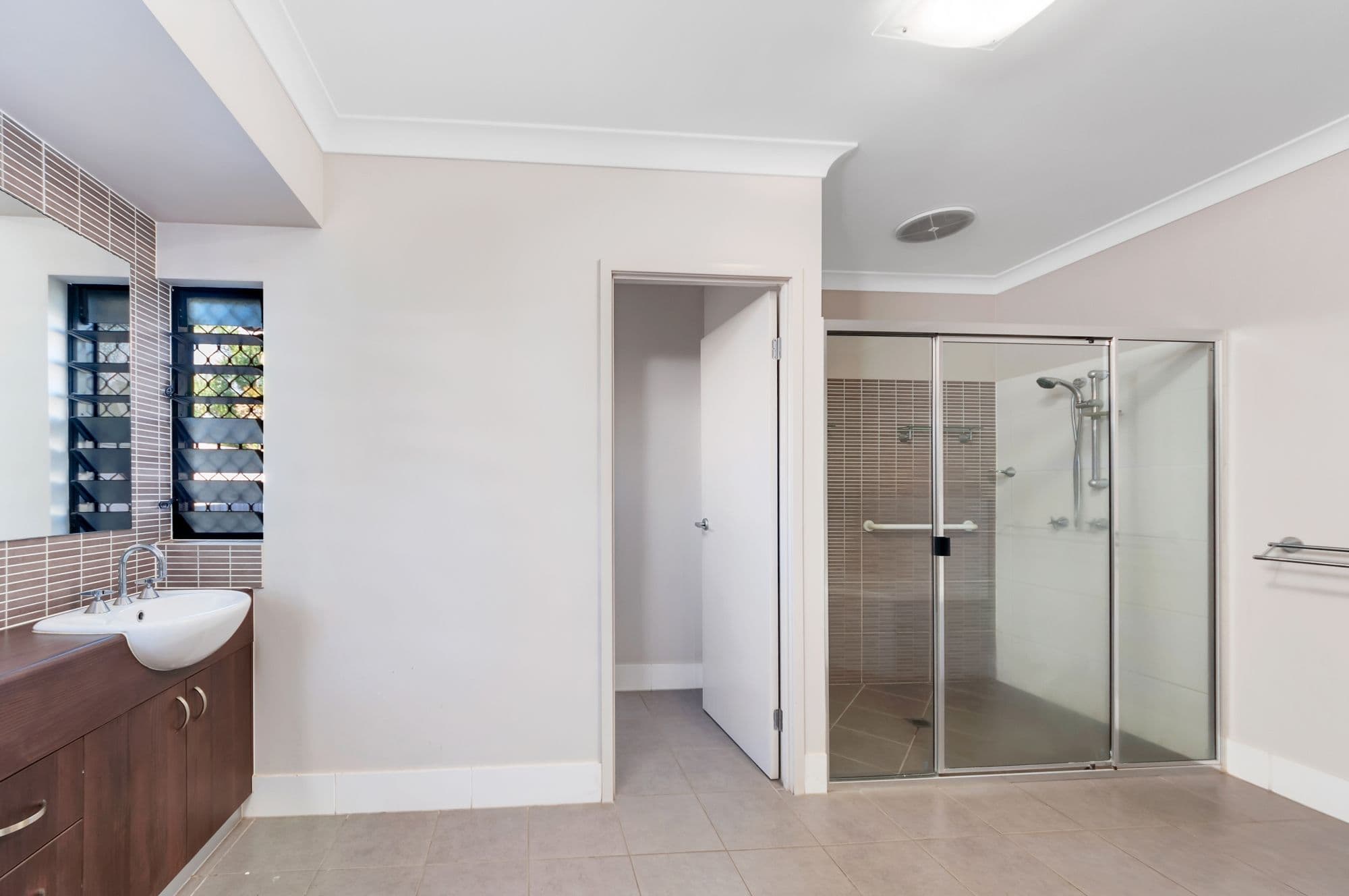 8 Charnley Avenue, Bentley Park QLD 4869, Bentley Park - Thumbnail 6