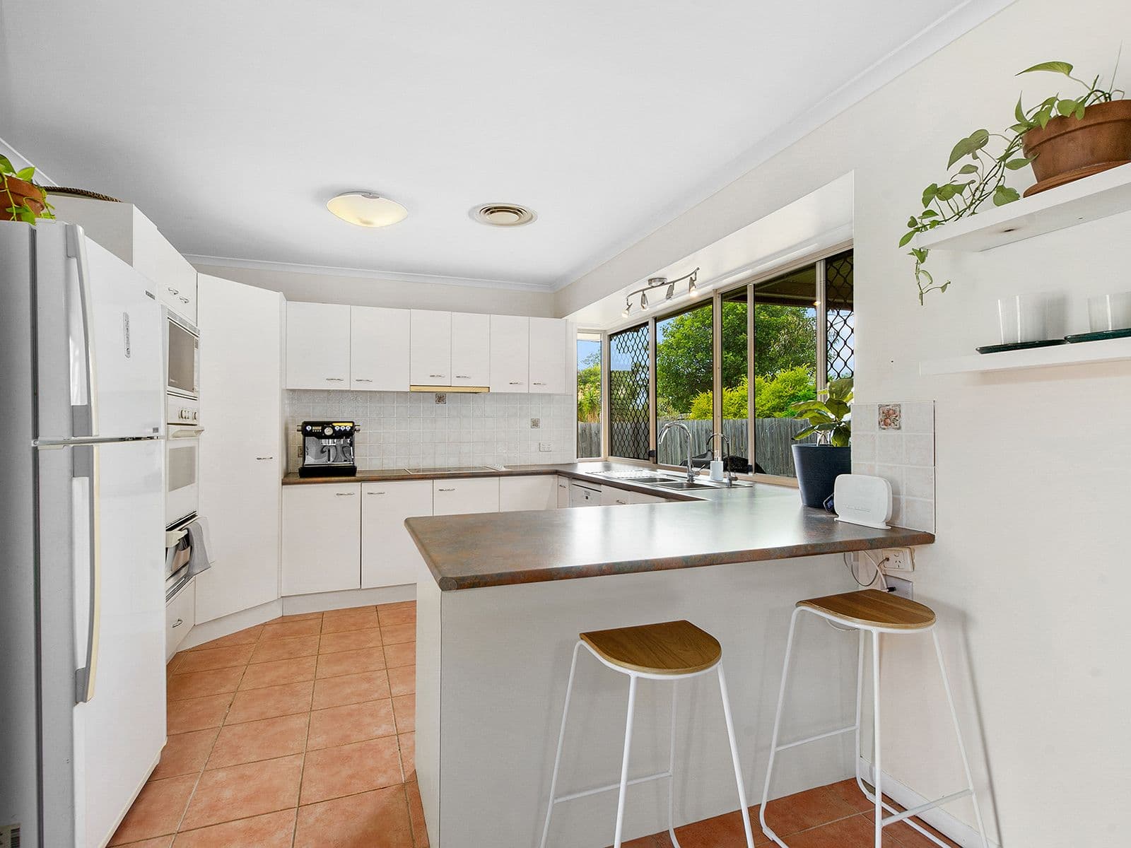9 Delvin Court, Arana Hills QLD 4054, Arana Hills - Thumbnail 6