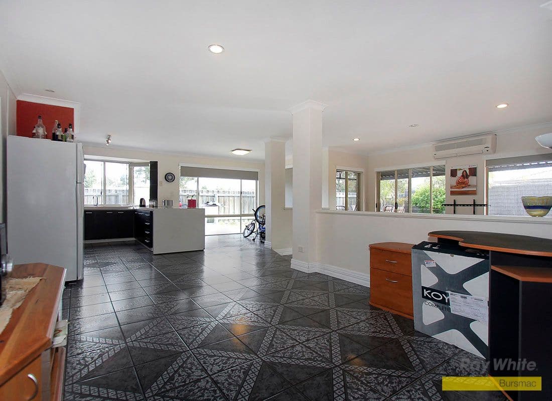 54 Yosemite Loop, BALLAJURA WA 6066, Ballajura - Thumbnail 4
