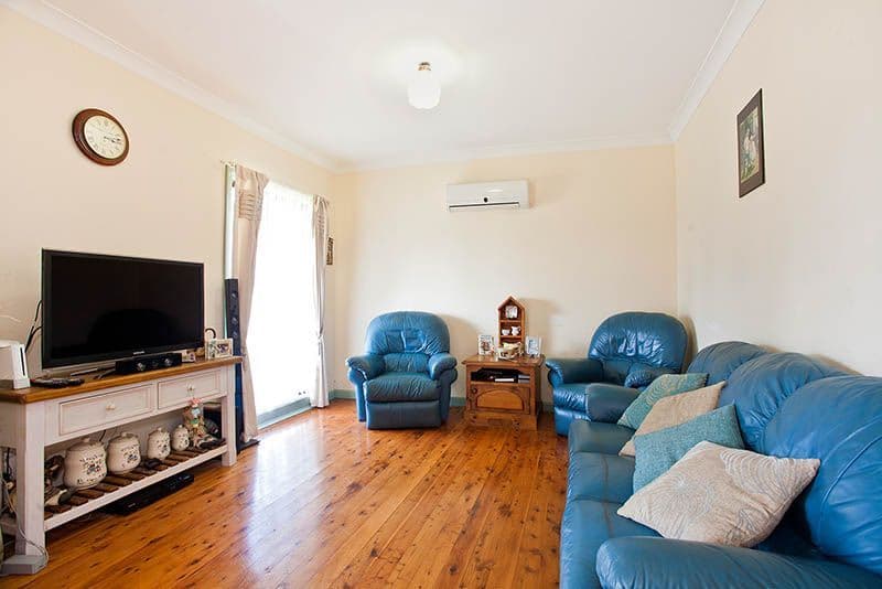 16 Bullecourt Avenue, ENGADINE NSW 2233, Engadine - Thumbnail 2
