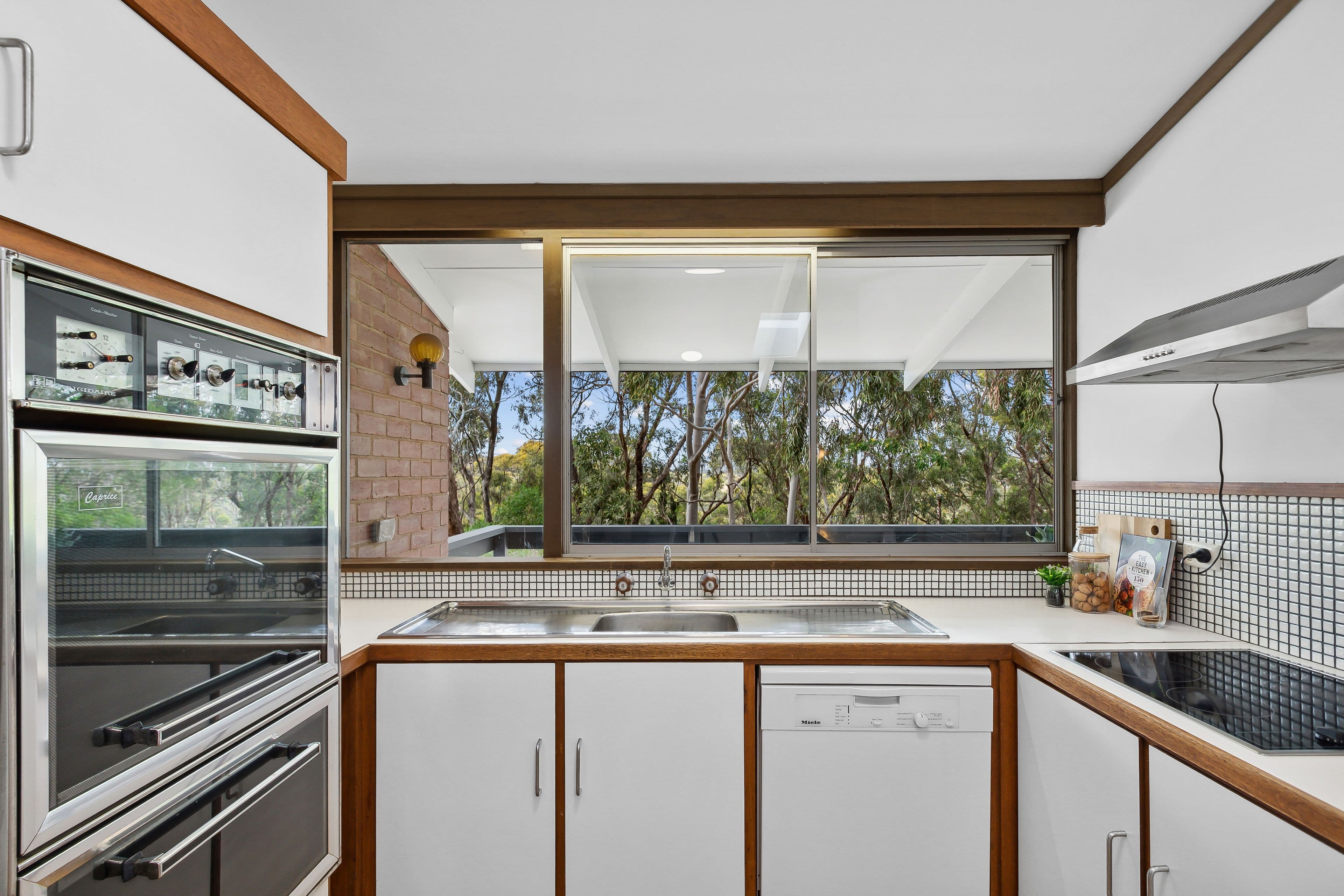 7 Bushland Drive, Bellevue Heights SA 5050, Bellevue Heights - Thumbnail 4