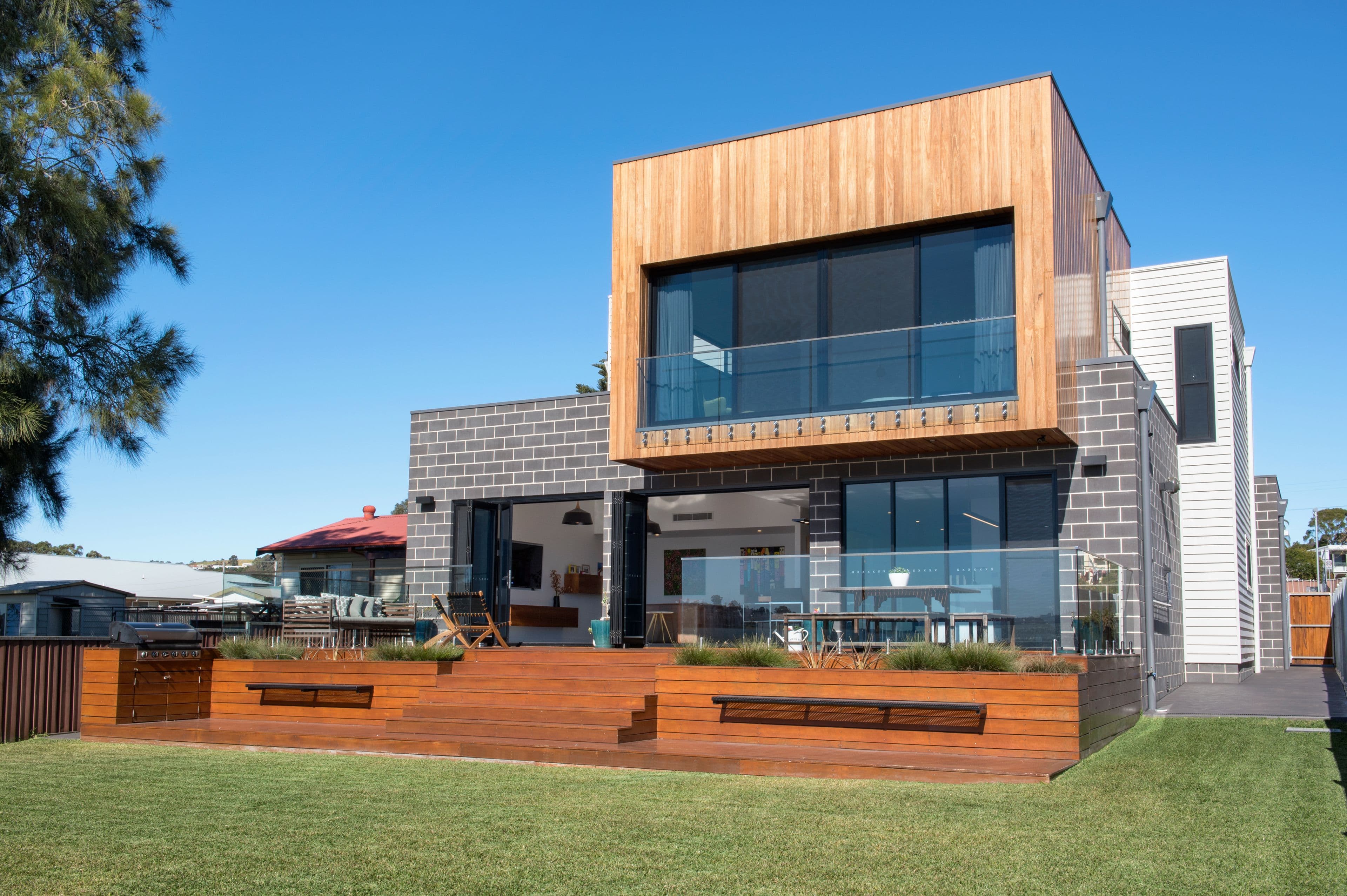 141 The Boulevarde, Oak Flats - Image 1