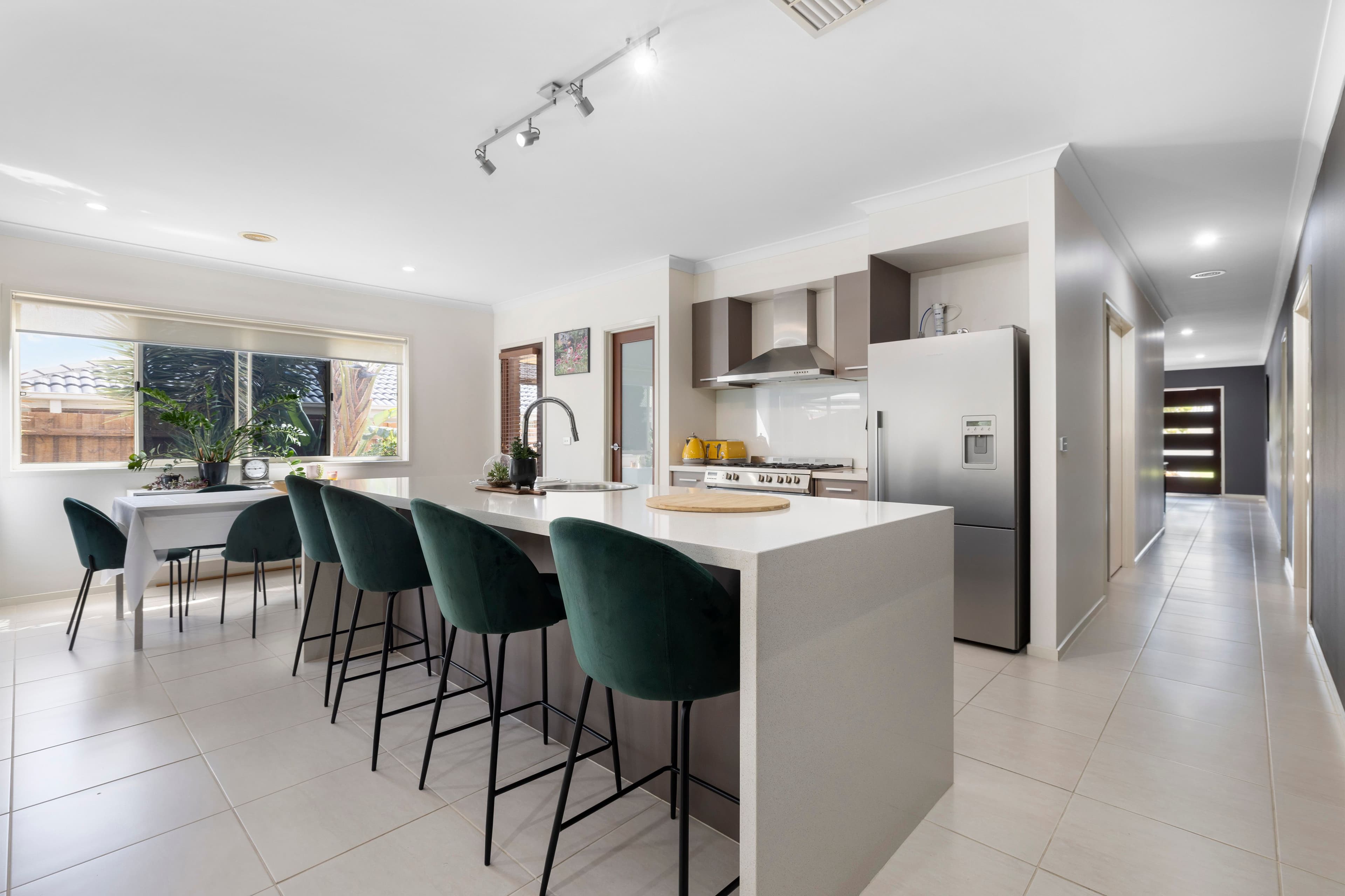 3 Garnet Close, Skye VIC 3977, Skye - Thumbnail 3
