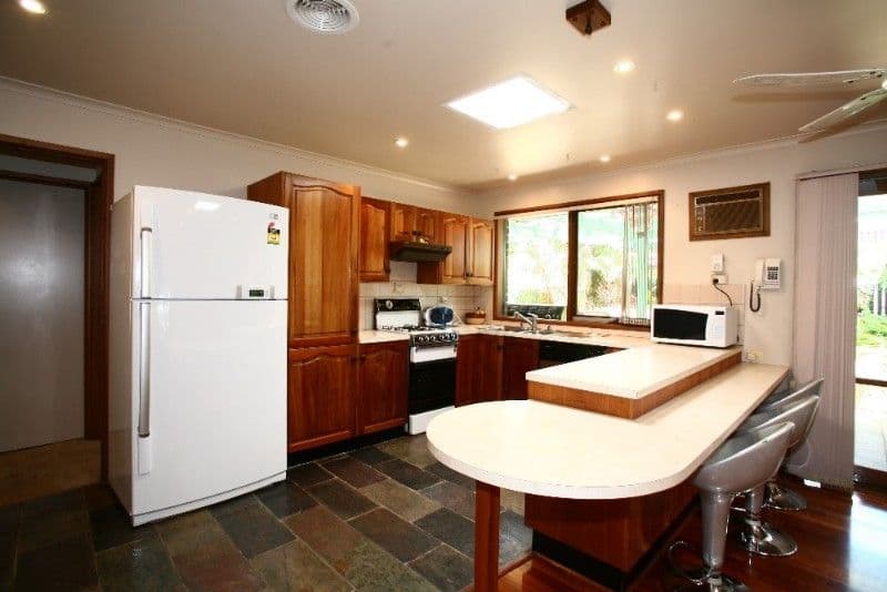8 Weeks Close, ROWVILLE VIC 3178, Rowville - Thumbnail 2