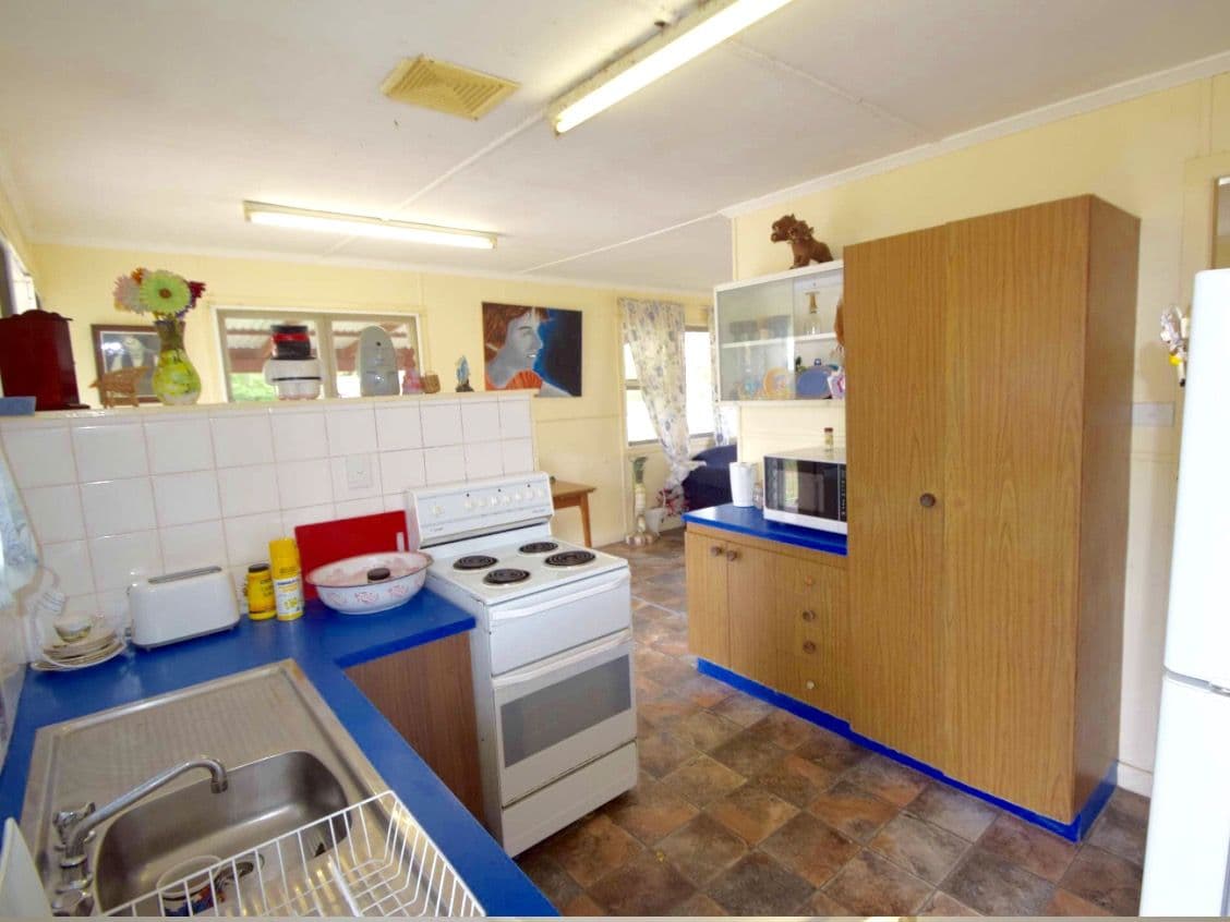 12 Pryde Street, Esk QLD 4312, Esk - Thumbnail 2