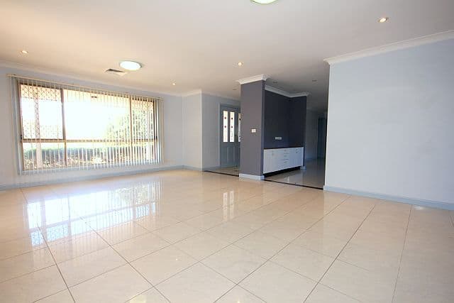 24 Saric Avenue, GEORGES HALL NSW 2198, Georges Hall - Thumbnail 3