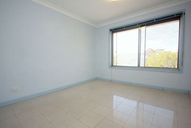 24 Saric Avenue, GEORGES HALL NSW 2198, Georges Hall - Thumbnail 4